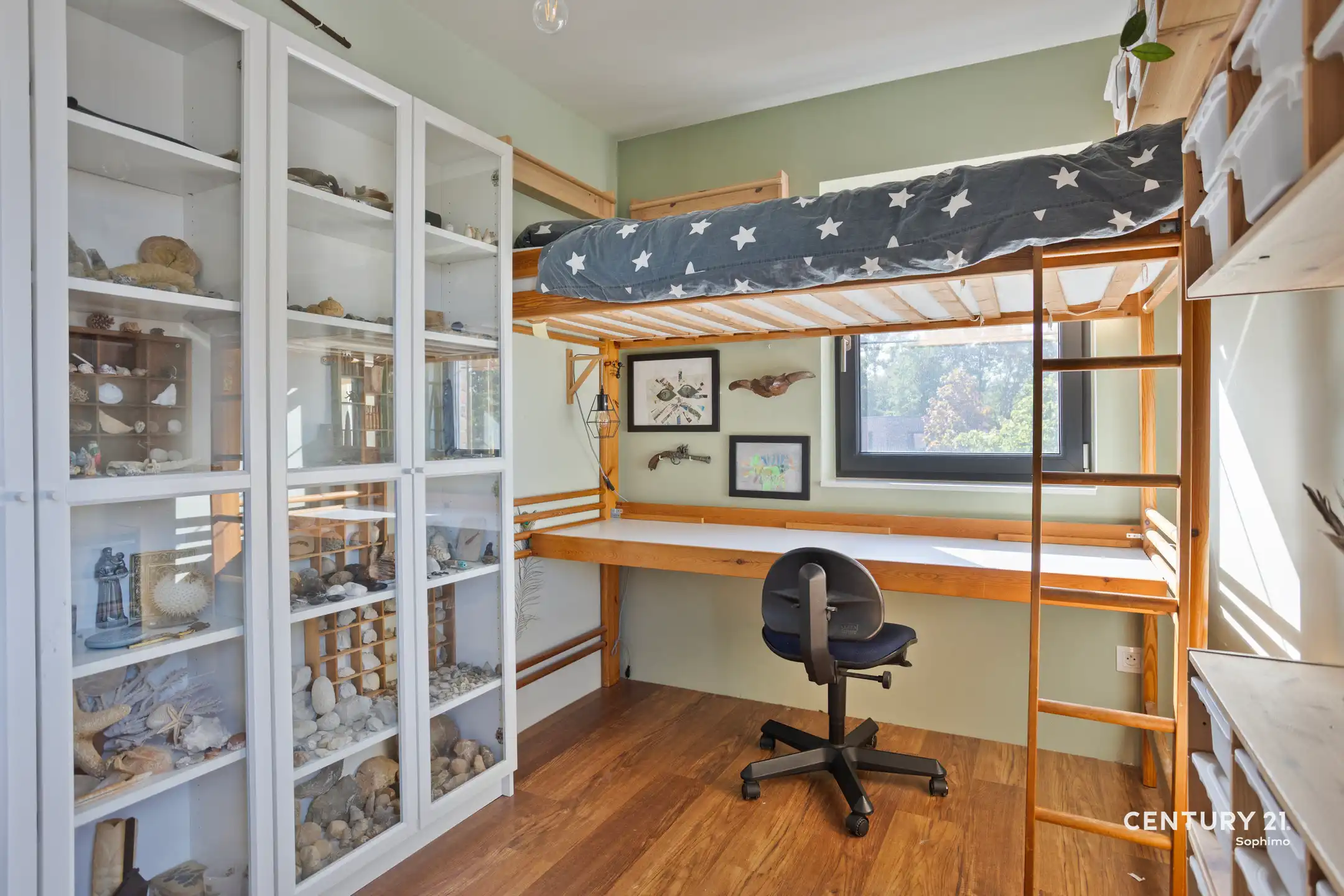 Recente, instapklare woning met 4 slaapkamers foto 24