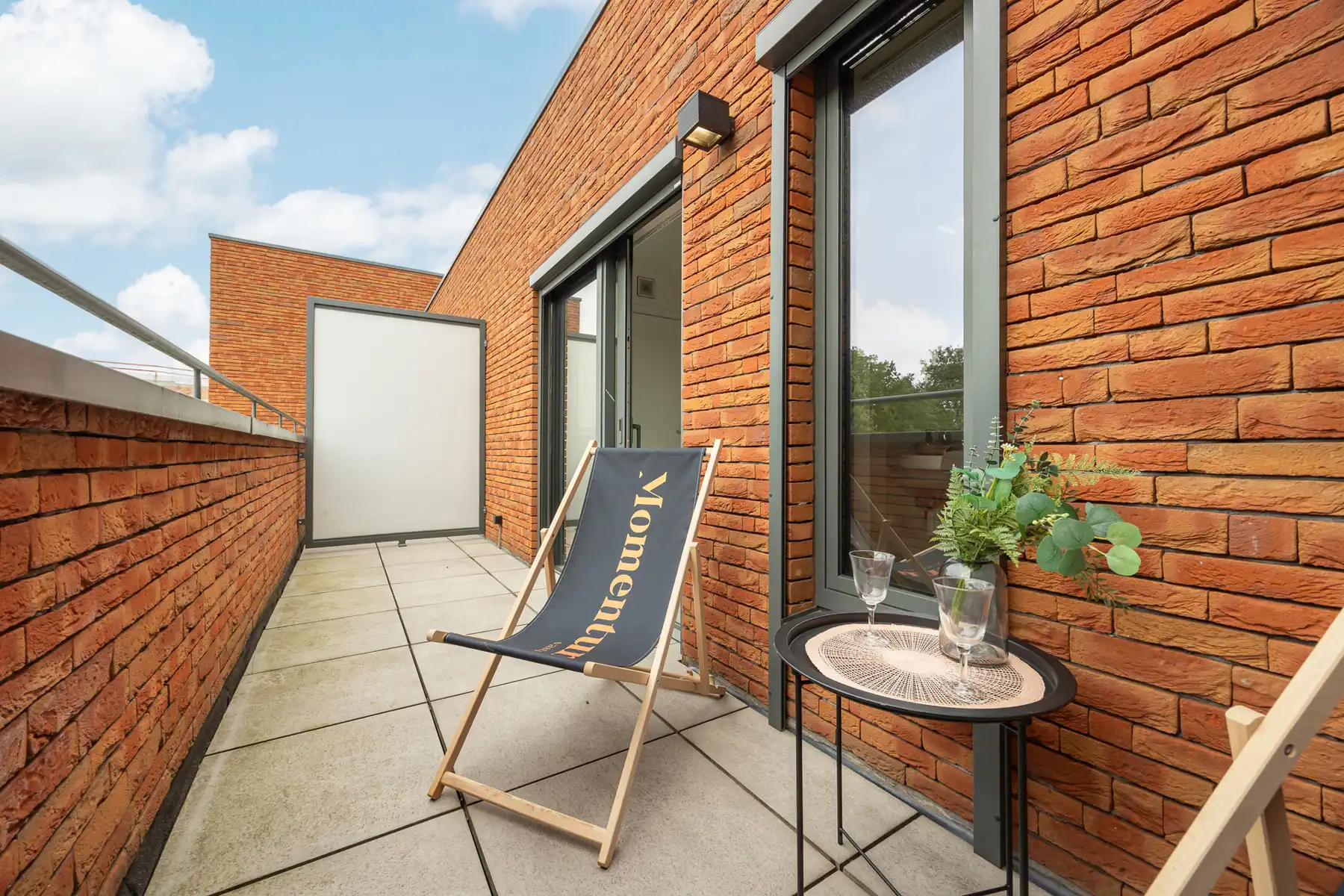 ASSISTENTIEWONING MET 1 SLK, VEEL PRIVACY EN TERRAS TE GENK foto 15