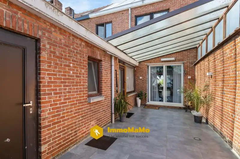 HALFOPEN BEBOUWING MET GROTE TUIN TE KOOP IN STEKENE foto 15
