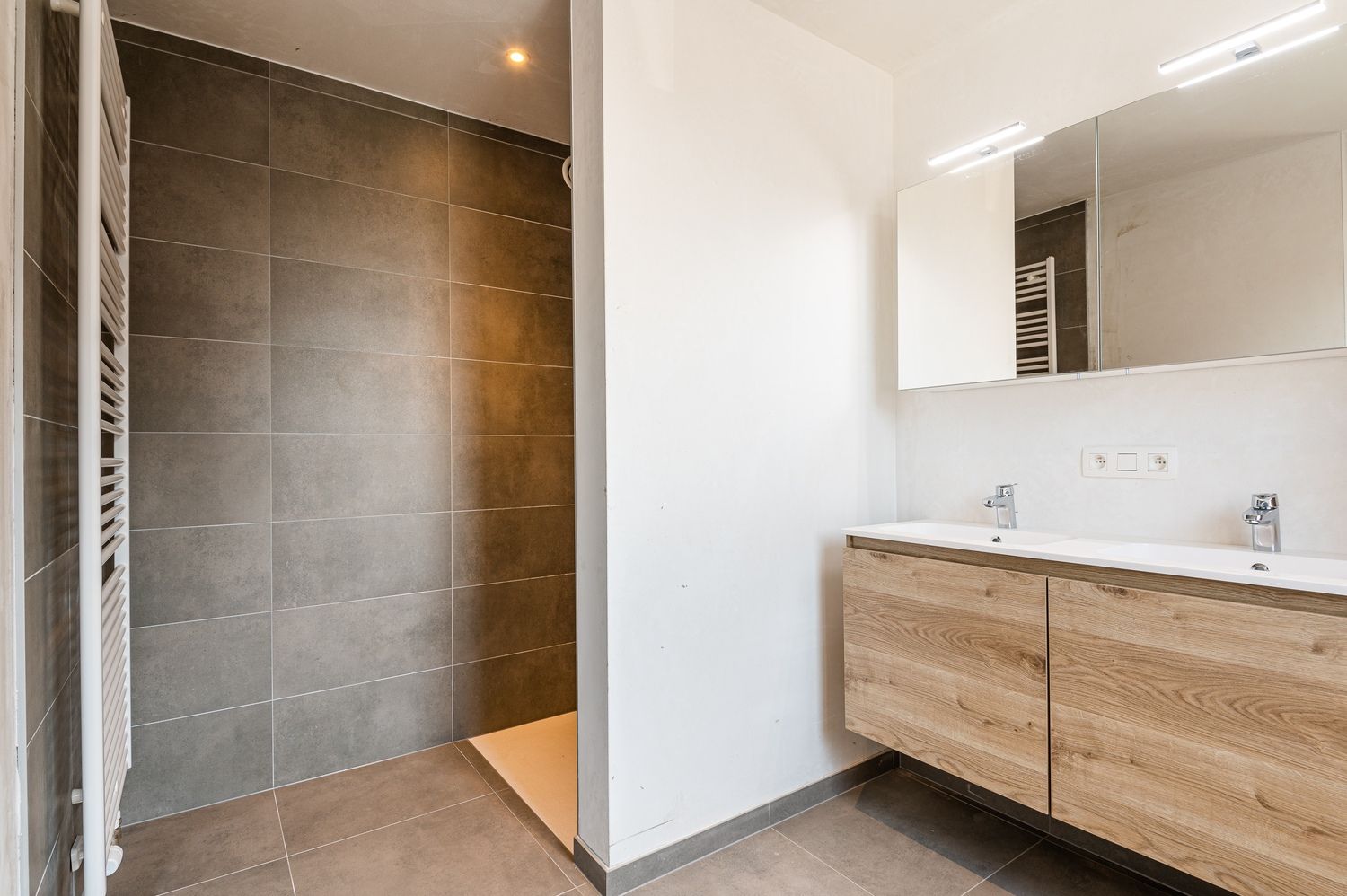 Utizonderlijk ruim nieuwbouw duplex appartement in Boekhoute - 6% BTW mogelijk foto 21