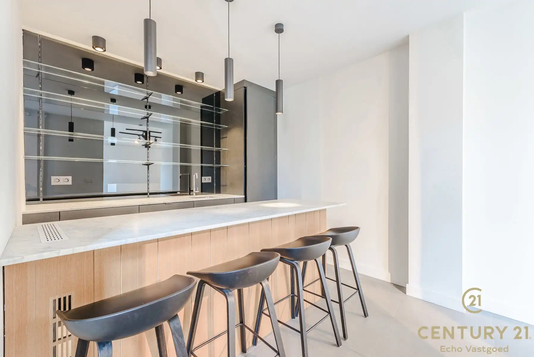 Instapklare handelsruimte in hartje Oud-Turnhout foto 13