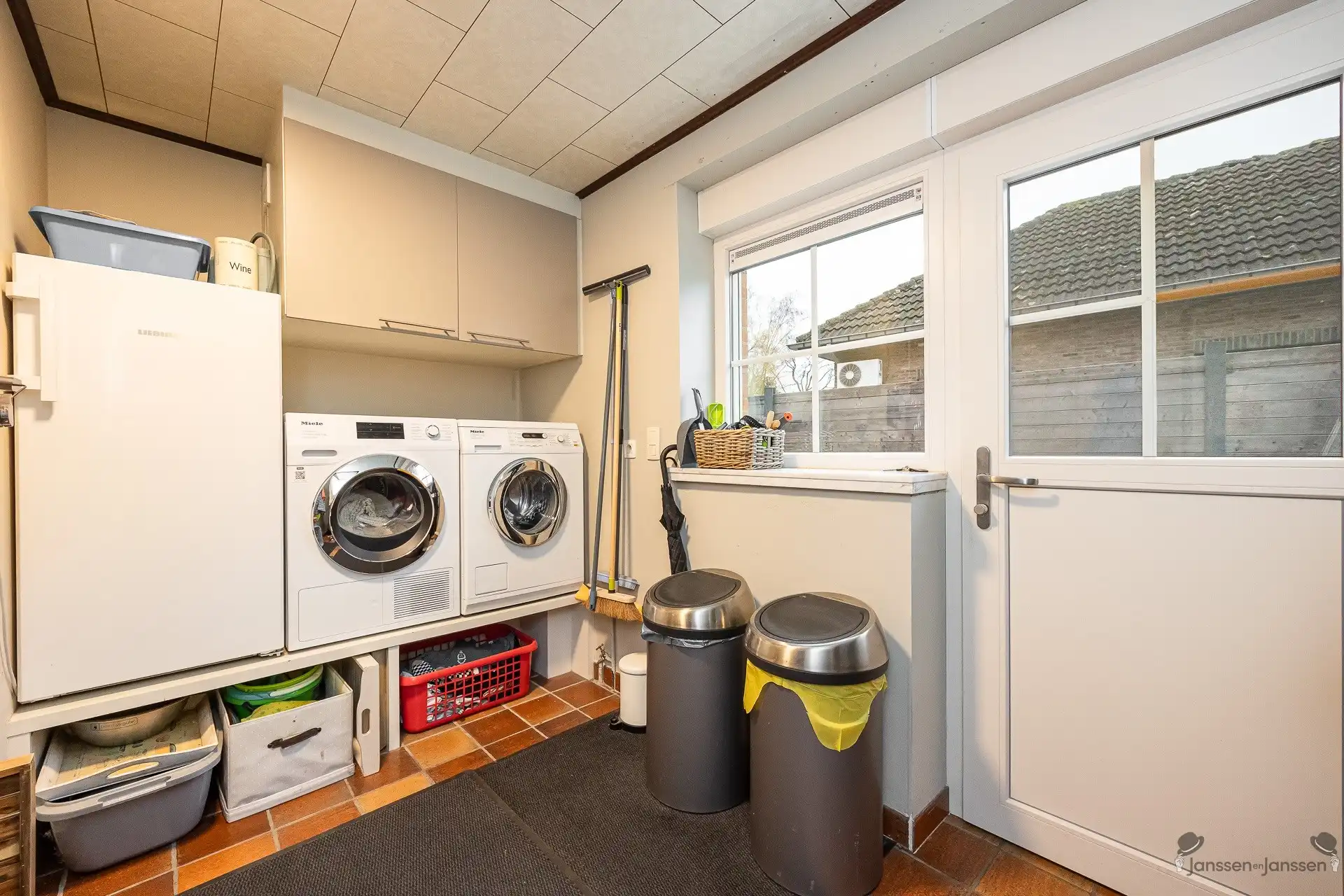 Gerenoveerde boerderij met landelijk zicht foto 25