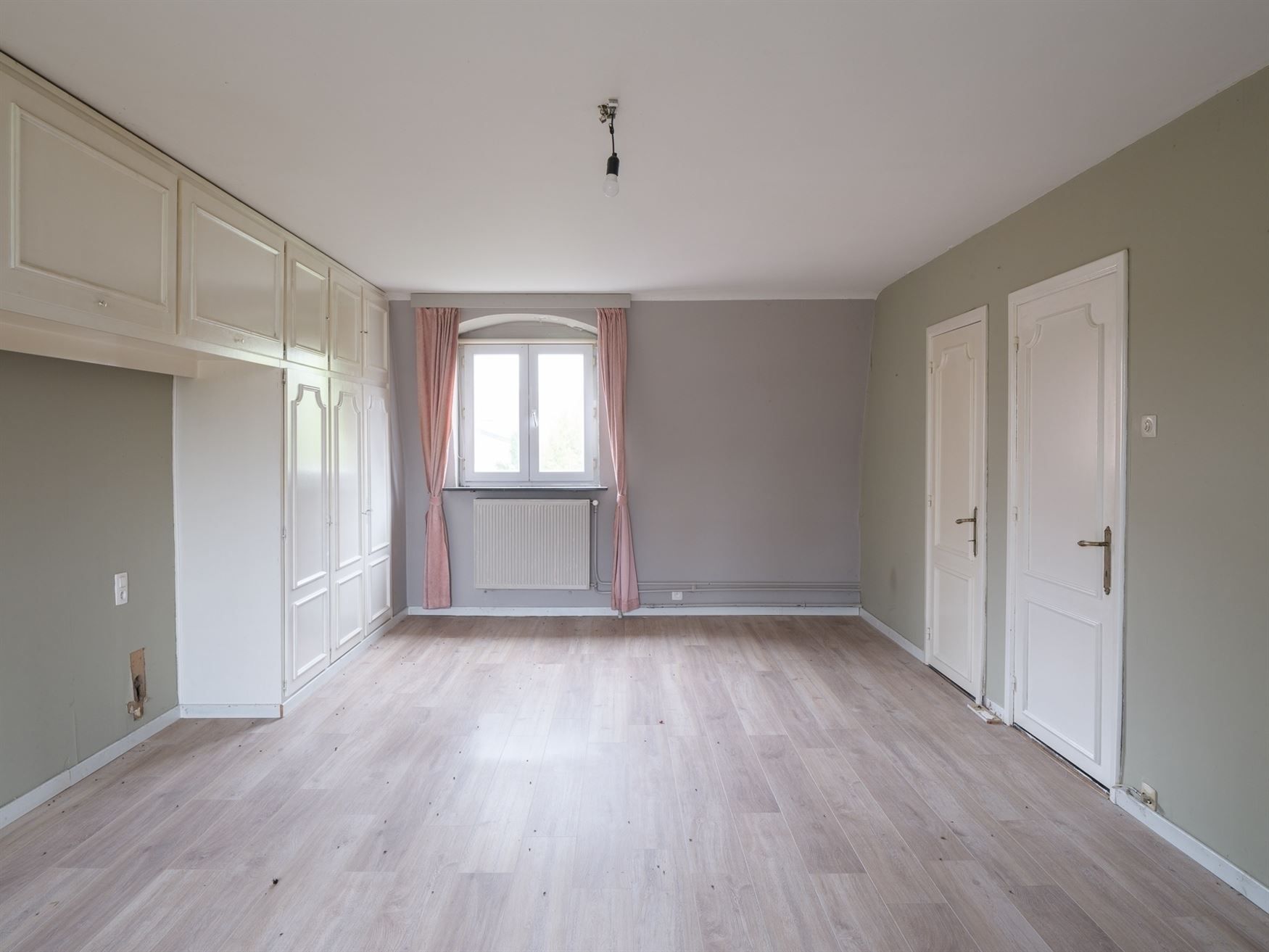 Karakterwoning met riante bijgebouwen foto 23