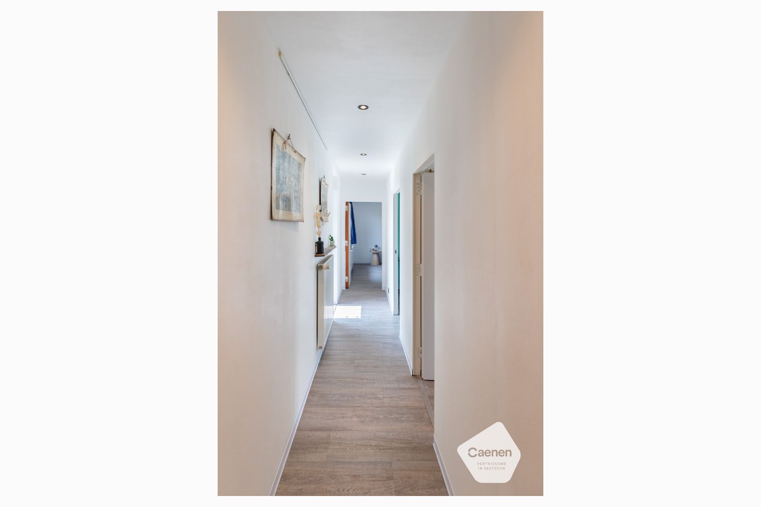 UNIEKE & LUCHTIGE ALLEENSTAANDE WONING met 4 SLAAPKAMERS ,RUIME GARAGE en TUIN foto 15