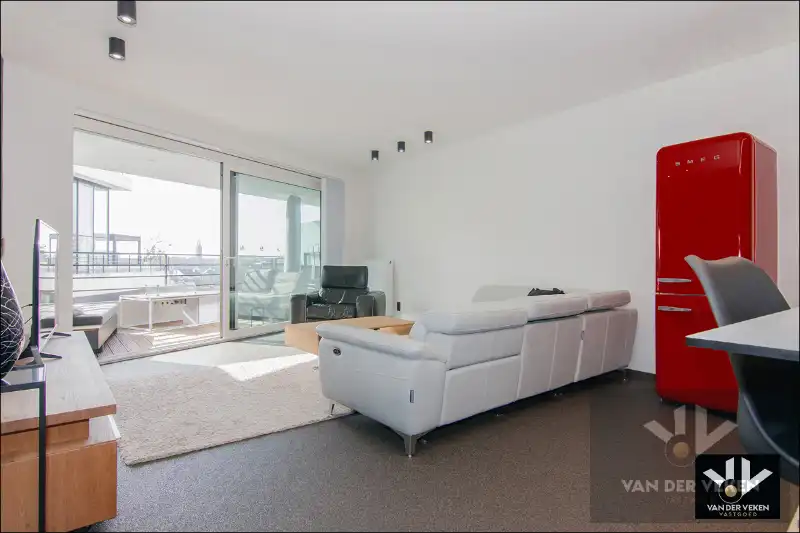 Knap afgewerkt 2 slpk appartement met zonnig terras en zicht op het water foto 2