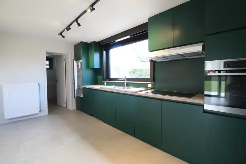 Gerenoveerde woning met drie/vier slaapkamers te Kachtem foto 8