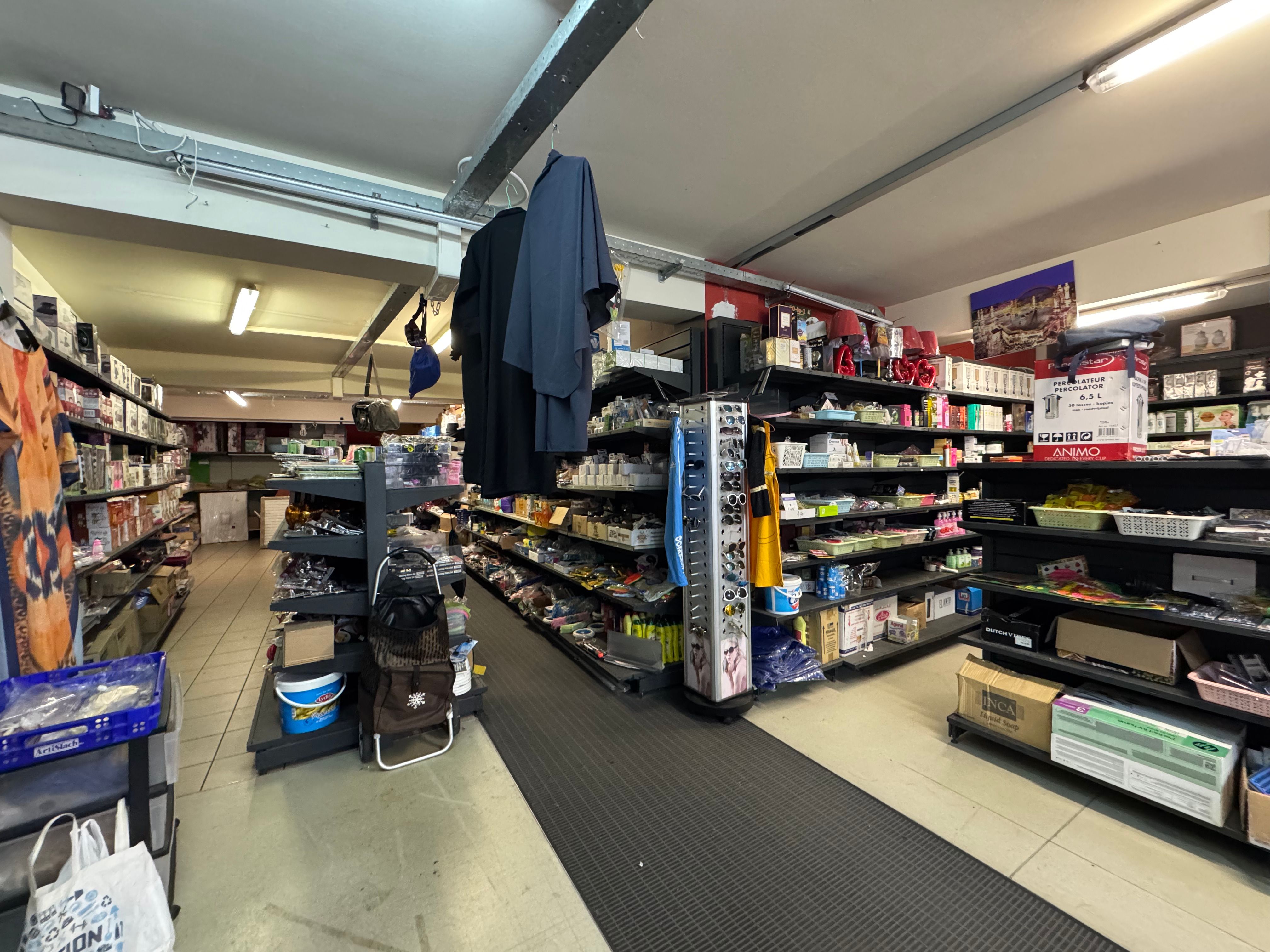 Handelsgelijkvloers 150m² + garage 20m² foto 4