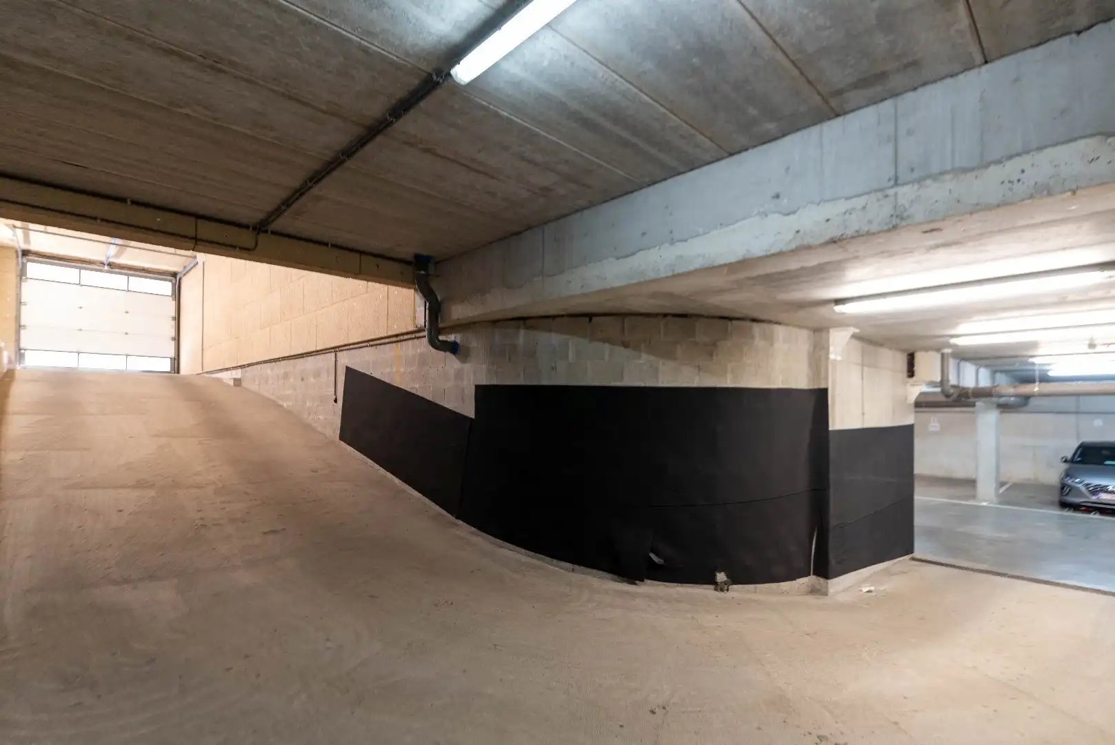 Ondergrondse autostaanplaats op centrale ligging foto 4