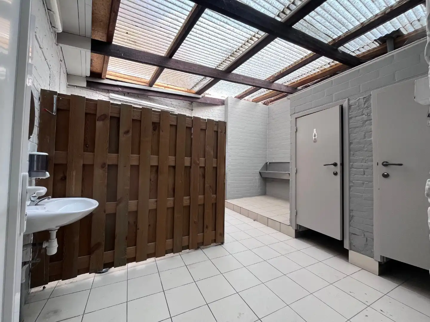 Hoekpand voor gemengd gebruik, vroeger gekend als café "De Vierweg" foto 16