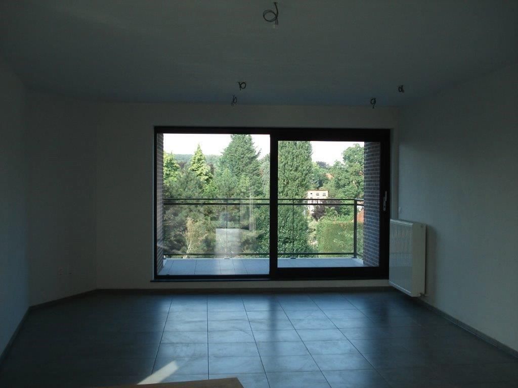 Prachtig zonnig appartement gelegen op het 2e verdiep links in het centrum van Diepenbeek.  foto 5