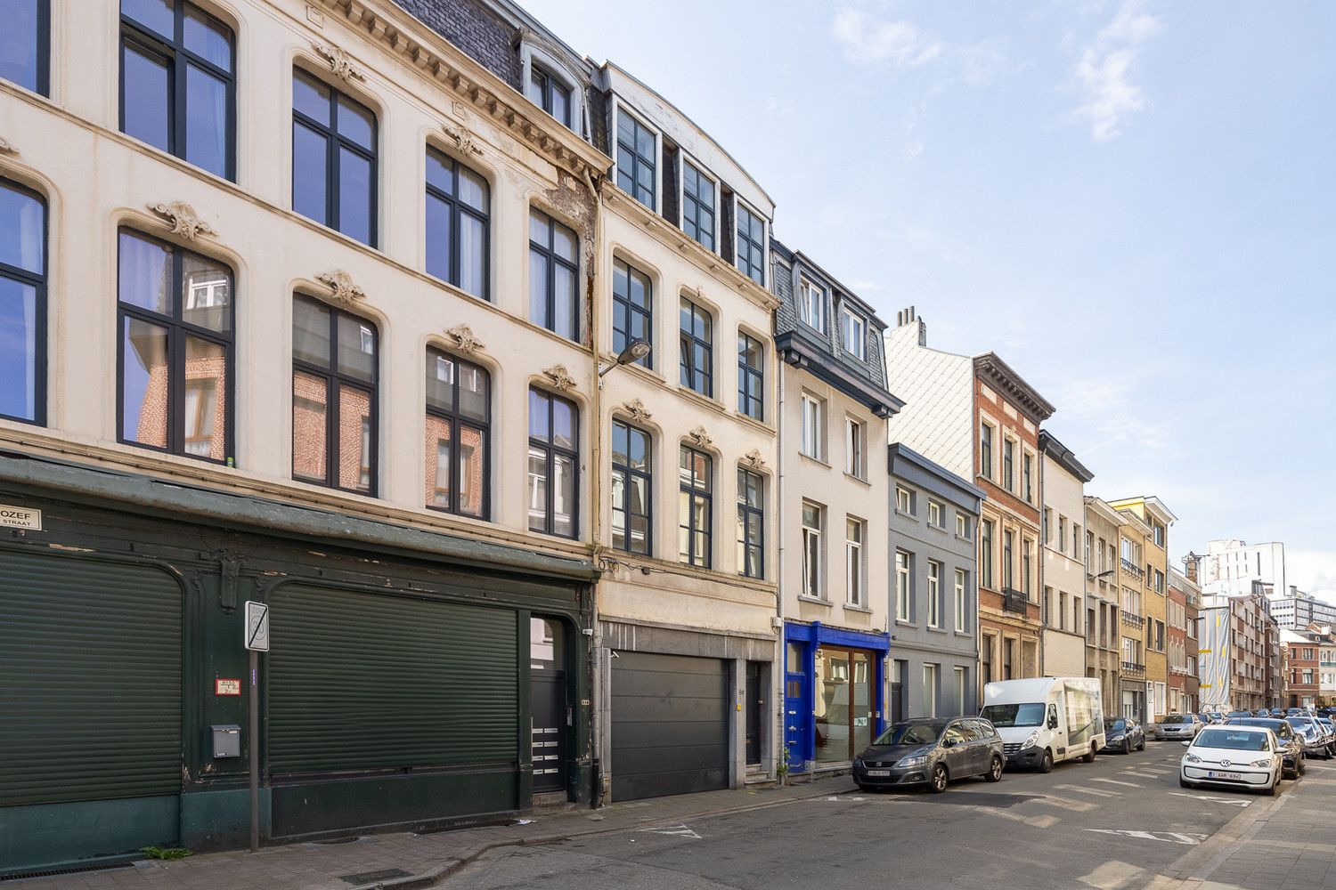 Te renoveren (onvergund) opbrengsteigendom met ruime garage te Antwerpen-centrum foto 25