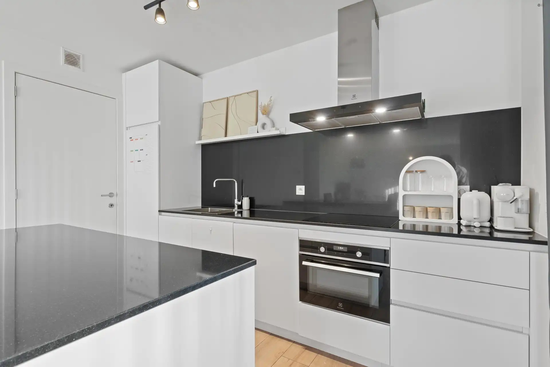 Modern tweeslaapkamer appartement te Sint-Niklaas foto 6