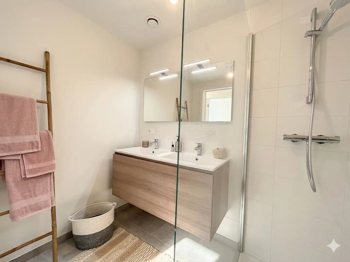 Opbrengsteigendom bestaande uit 12 nieuwbouwappartementen foto 7