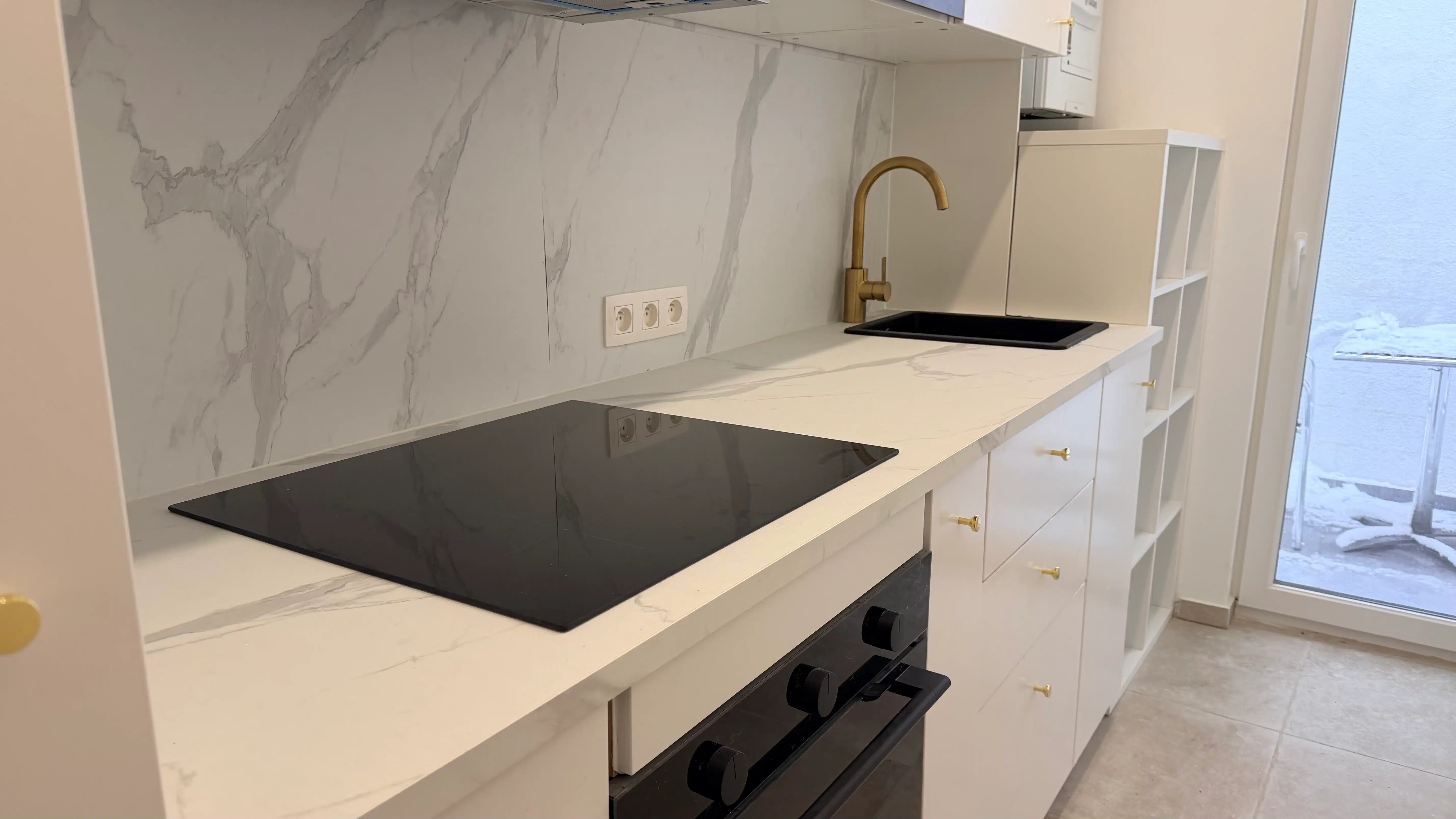 Rijwoning met 2 slaapkamers met eigen badkamer - TOTAALRENOVATIE foto 4