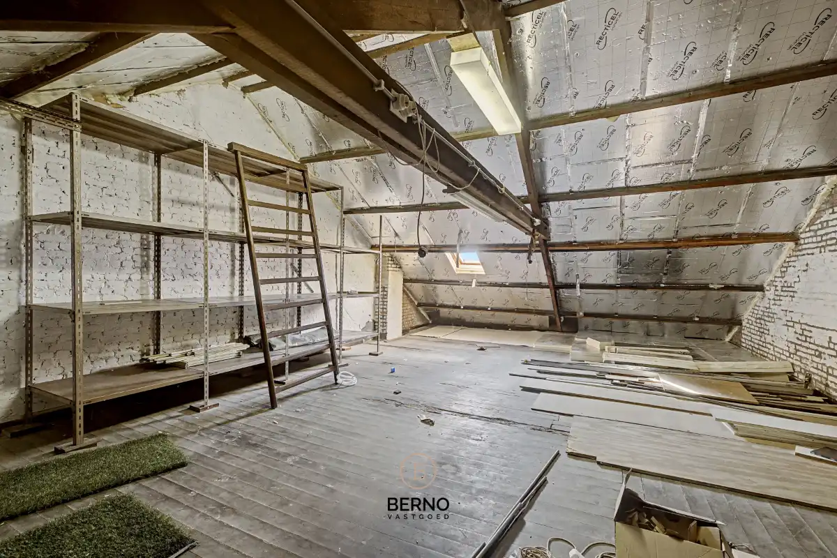 Rijwoning met ruime garage en zongerichte tuin. foto 15