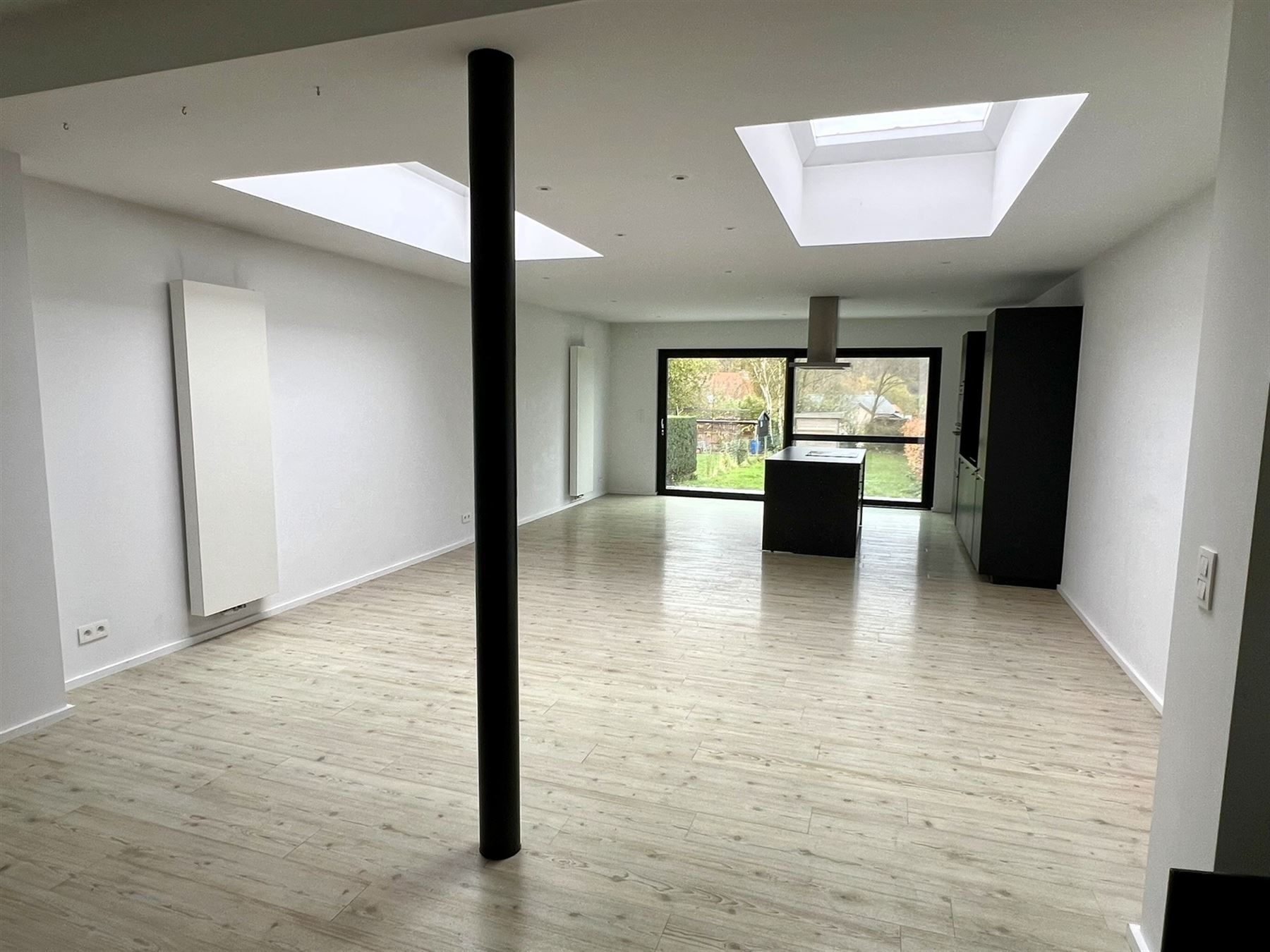 Stijlvol gerenoveerde en comfortabele woning met zonnige tuin  foto 2