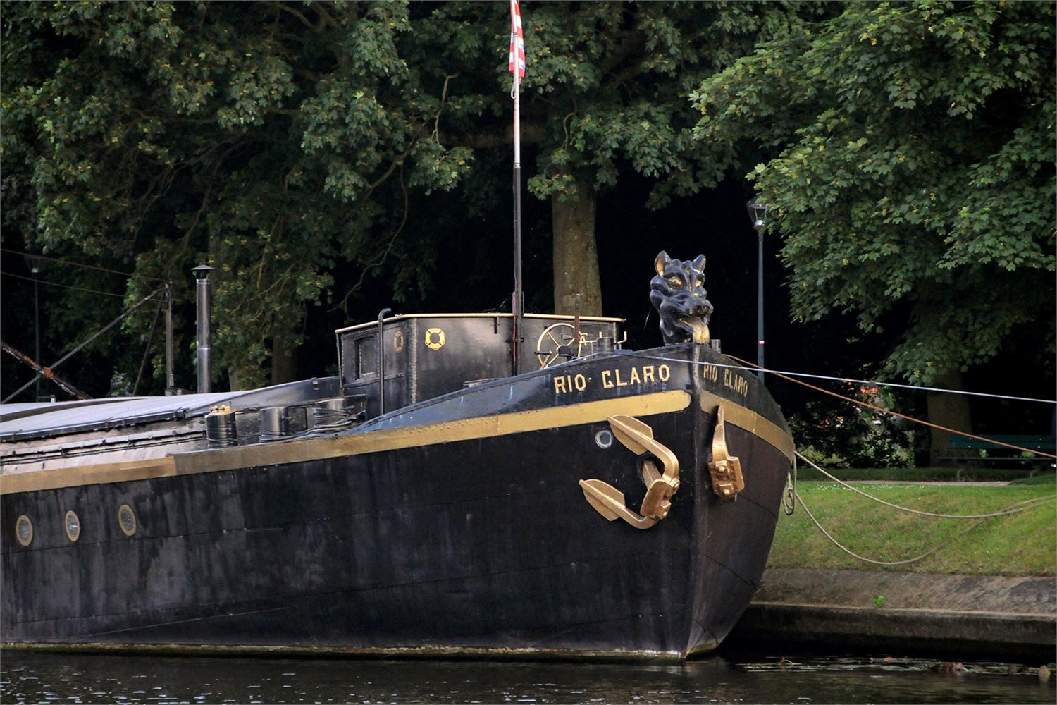 in centrum Brugge SCHIP TE KOOP foto 3