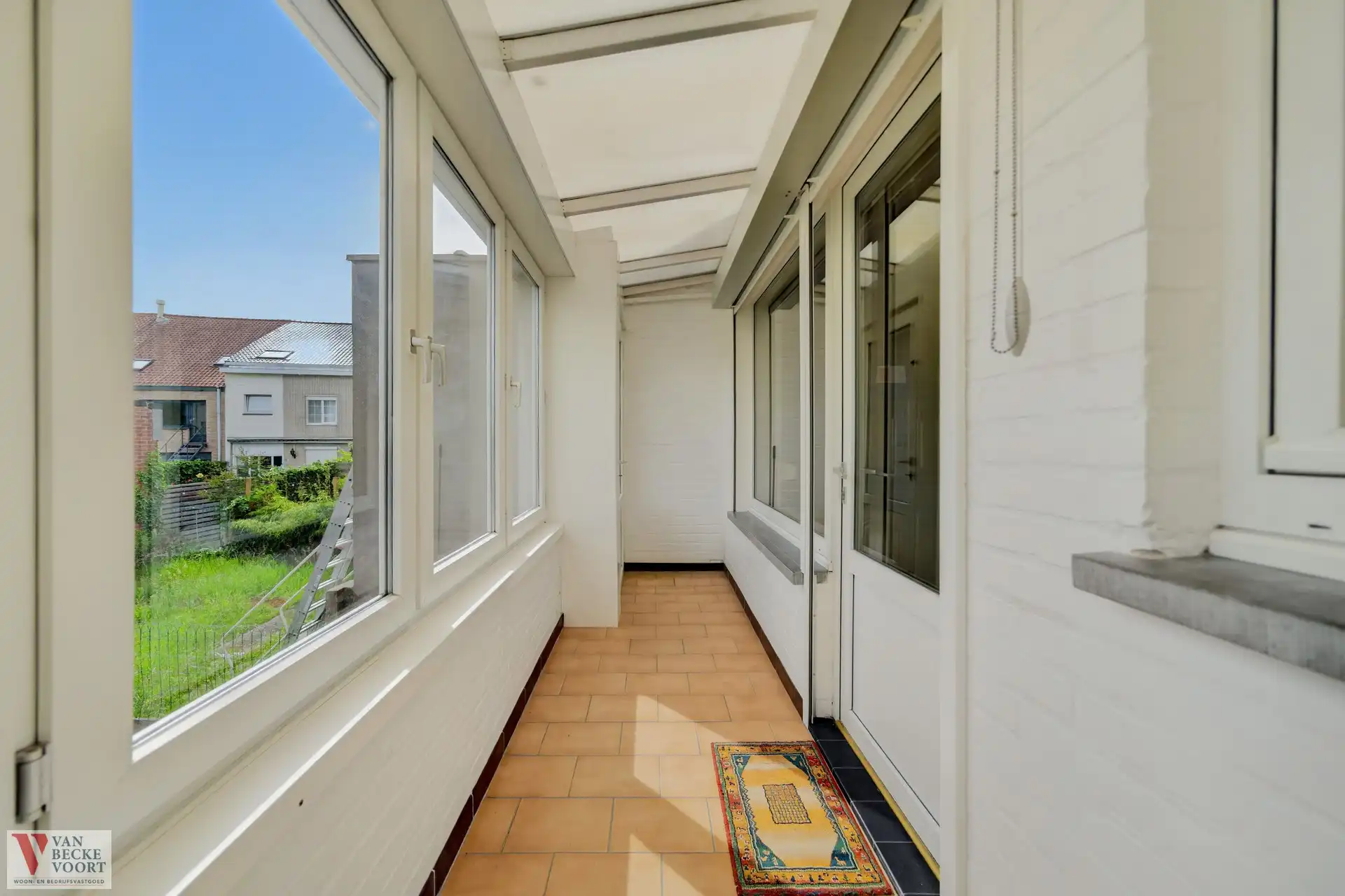 Te renoveren bel-etagewoning met garage foto 12