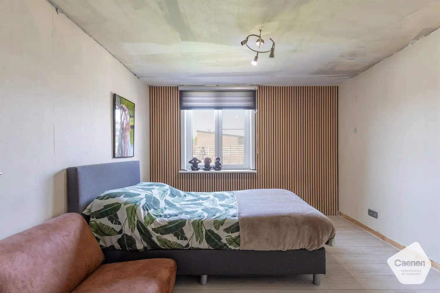 Moderne bungalow met 3 slaapkamers, aangelegde tuin en zwembad. foto 12