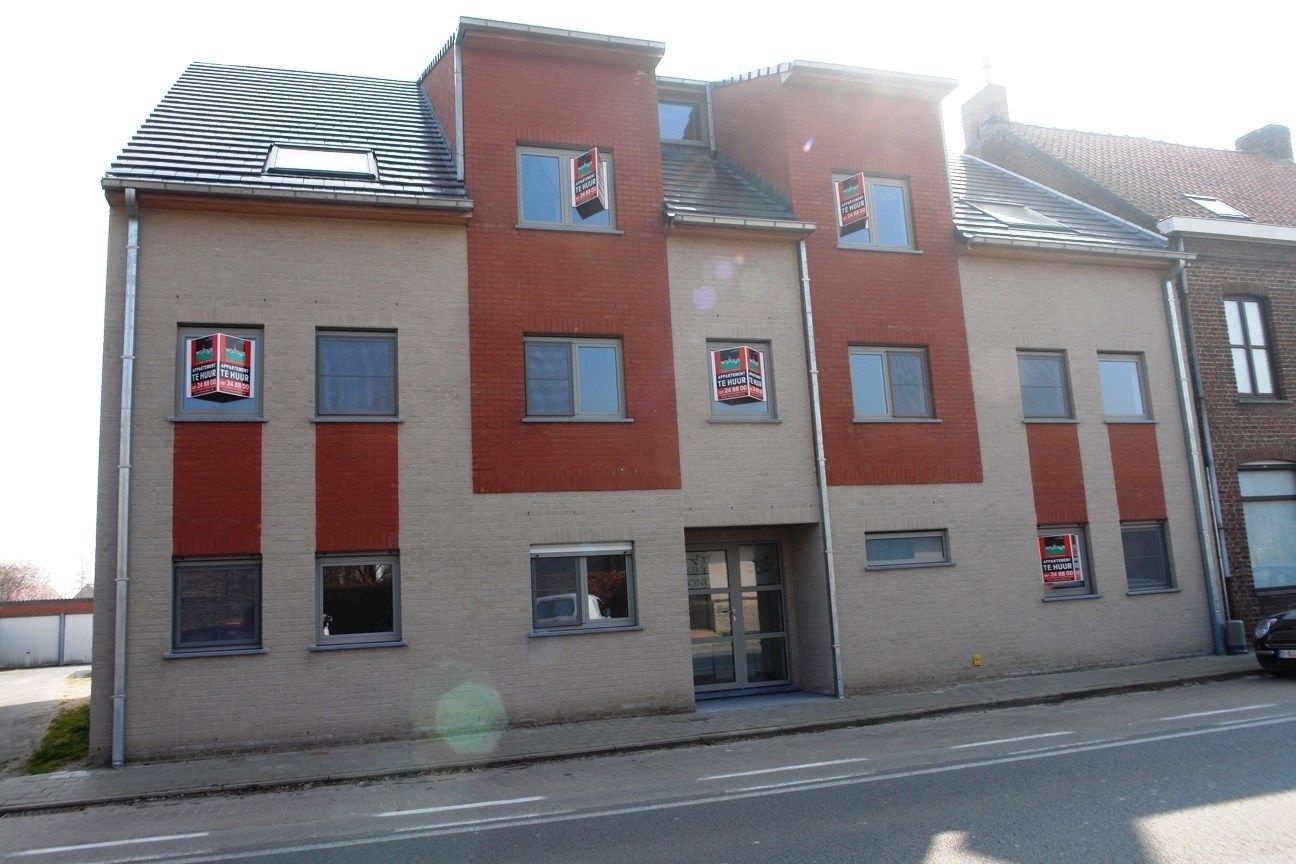 RECENT & COMFORTABEL APPARTEMENT TERRAS EN EEN GARAGE  foto {{pictureIndex}}