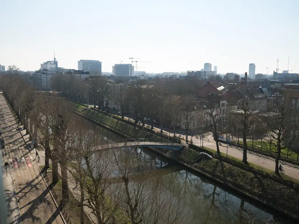 Coupure - Stijlvol gerenoveerd appartement met 2 slaapkamers en unieke zichten op het water en de Gentse binnenstad. foto 12