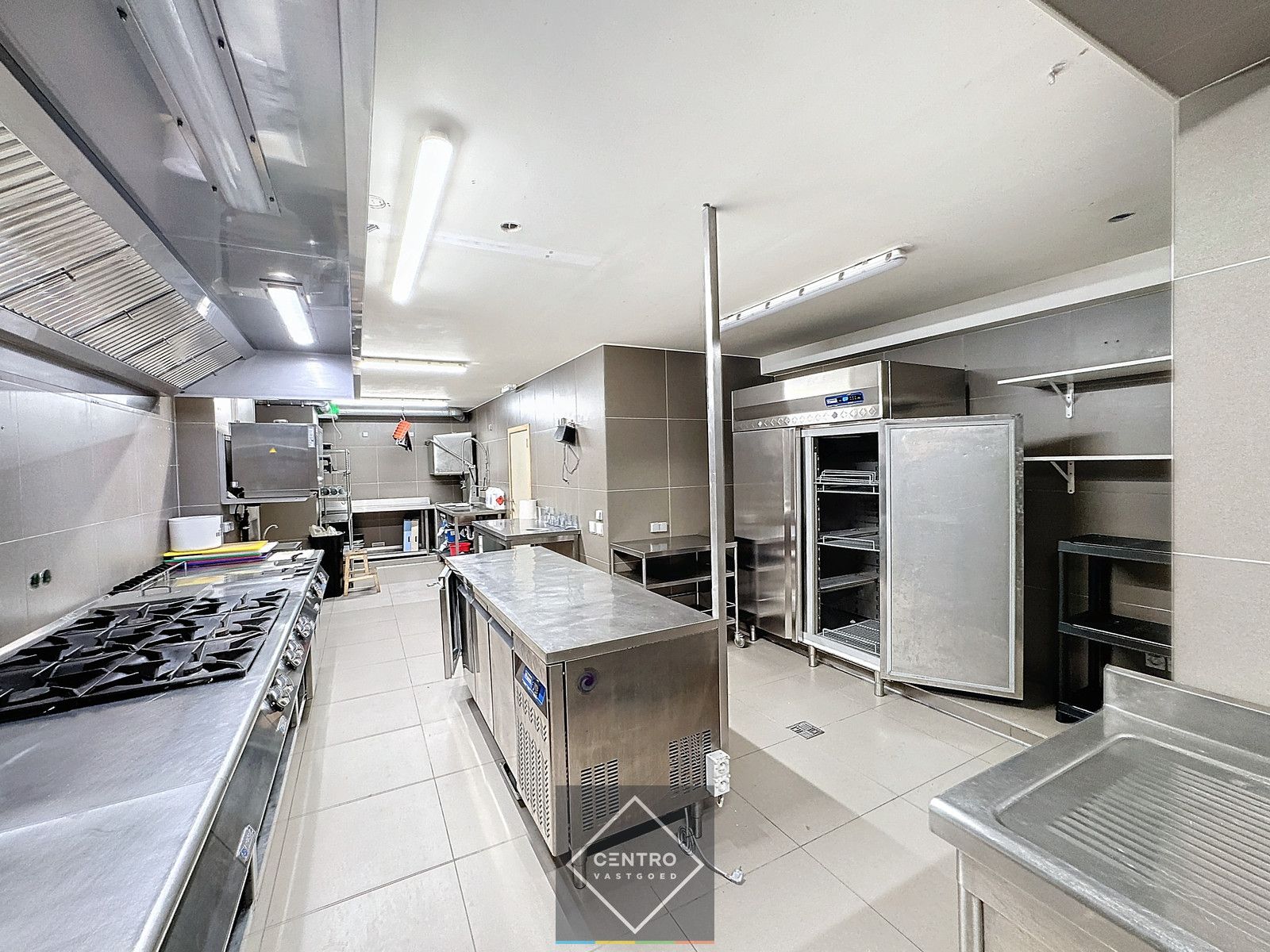 Uniek & exclusief aanbod: Volledig geïnstalleerd HANDELSPAND, inclusief de VOLLEDIGE inboedel TE KOOP op de zeedijk te Zeebrugge! foto 19