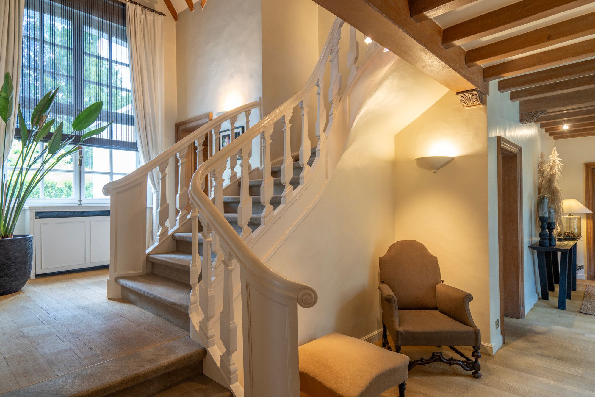 Instapklare ruime villa in residentiële buurt foto 17