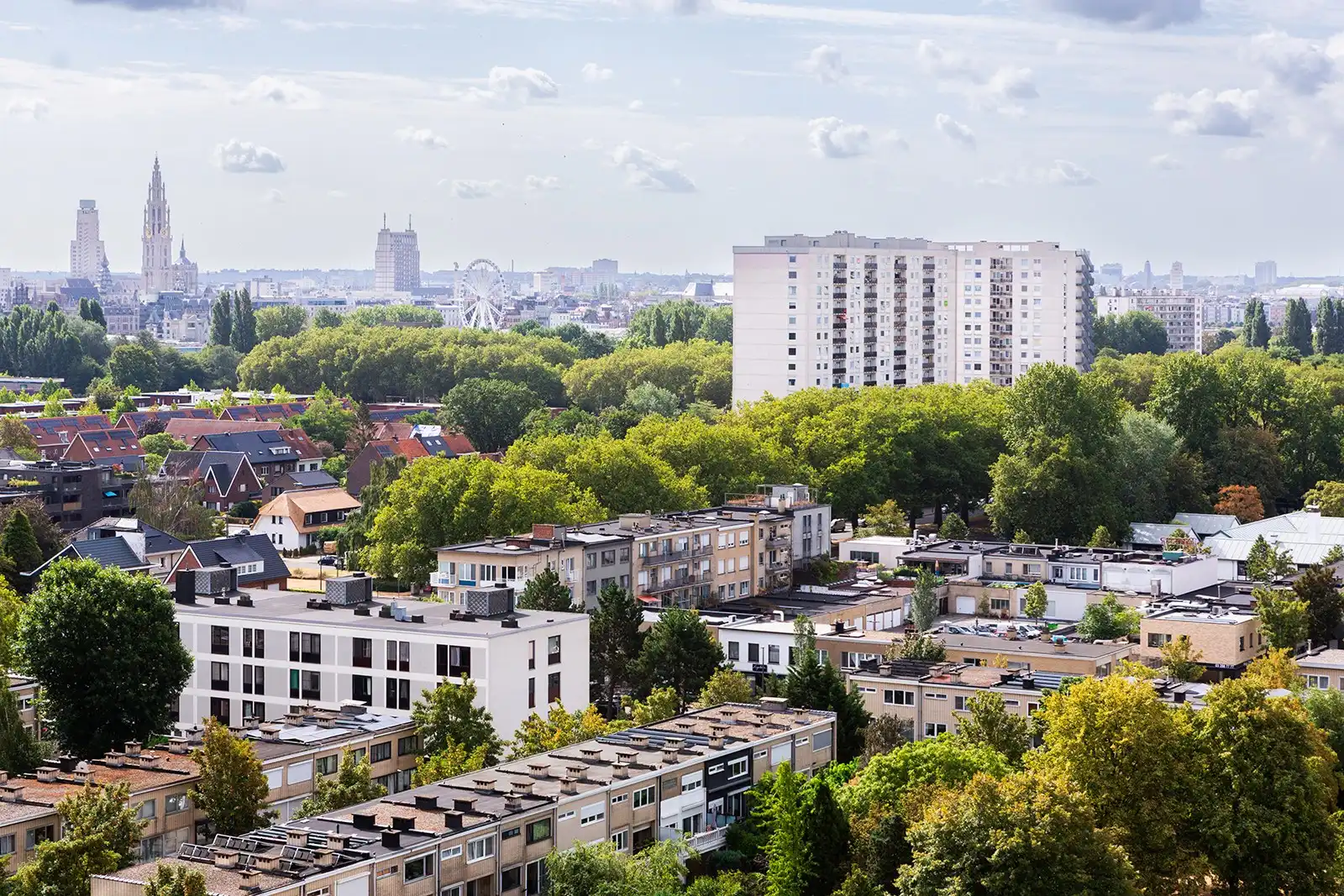 Lichtrijk 2-slaapkamerappartement met ruim terras en panoramisch uitzicht foto 23