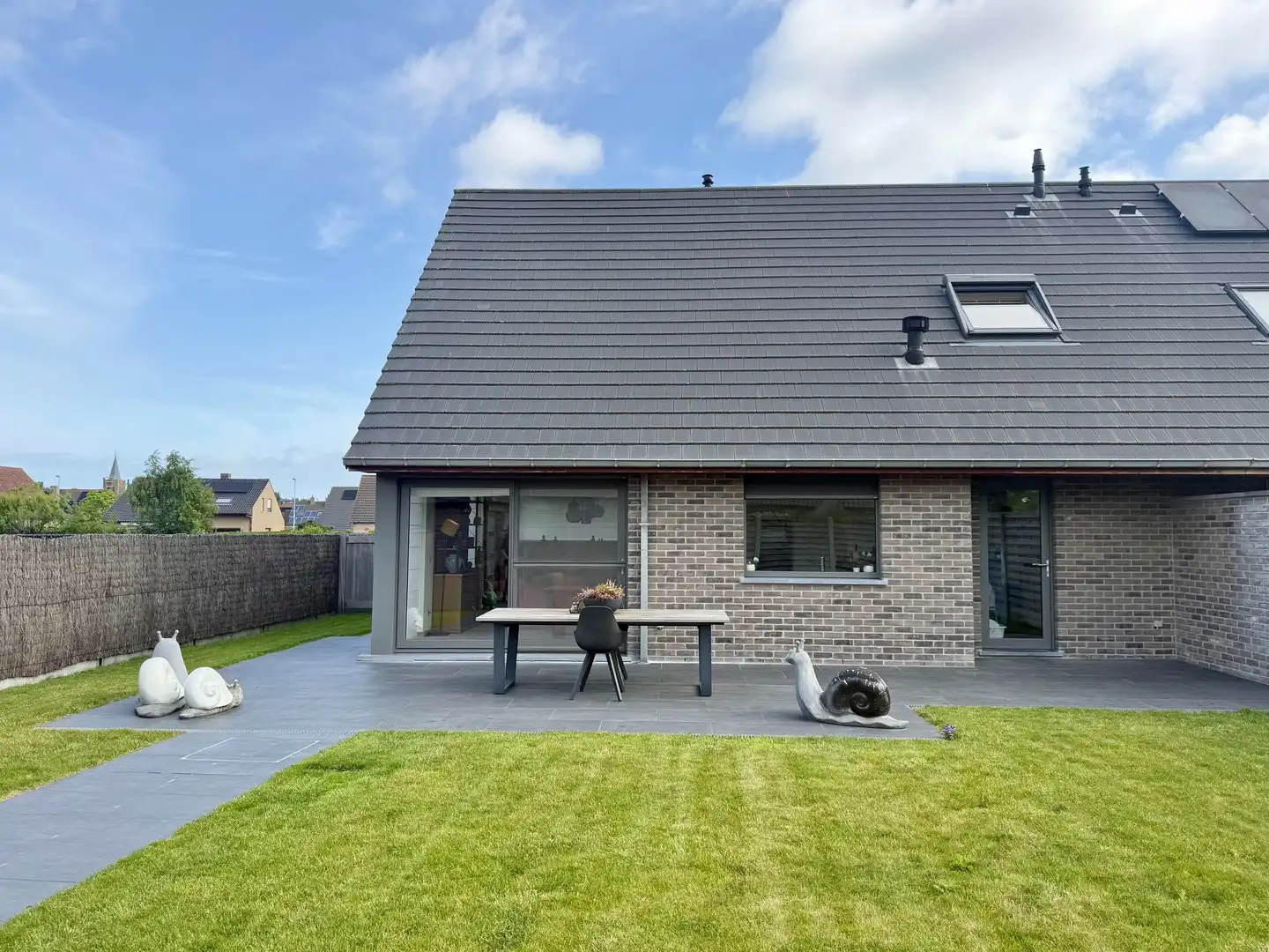 Lombardsijde, uiterst verzorgde koppelwoning op het einde van een doodlopende straat. foto 17