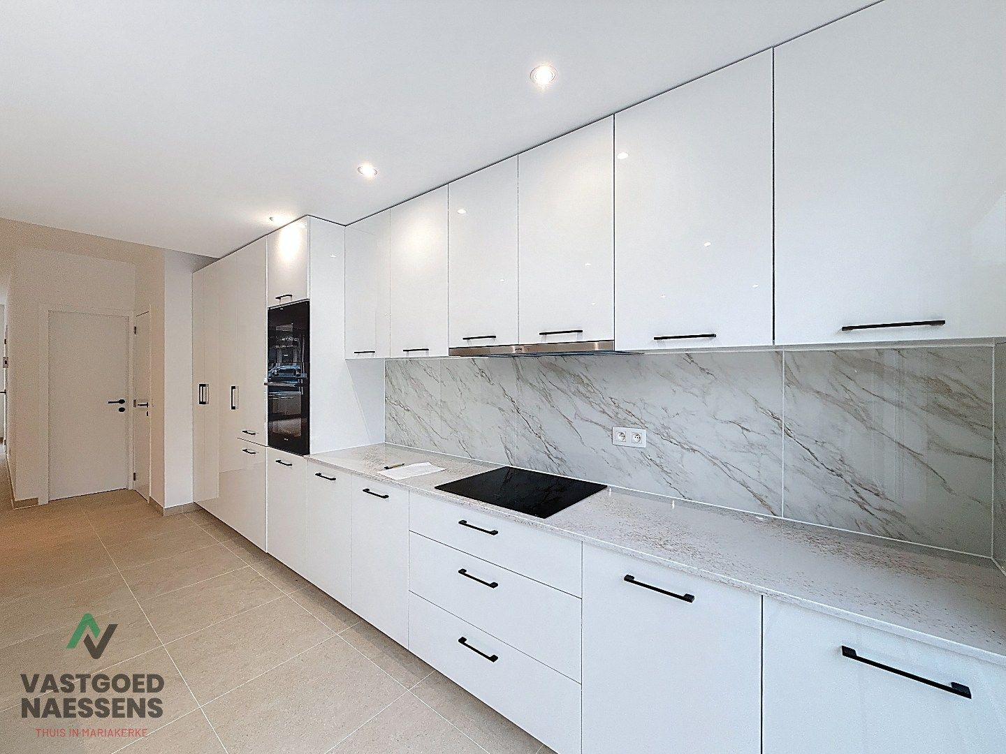 VOLLEDIG GERENOVEERDE WONING MET TUIN / 5 SLPK  foto 9
