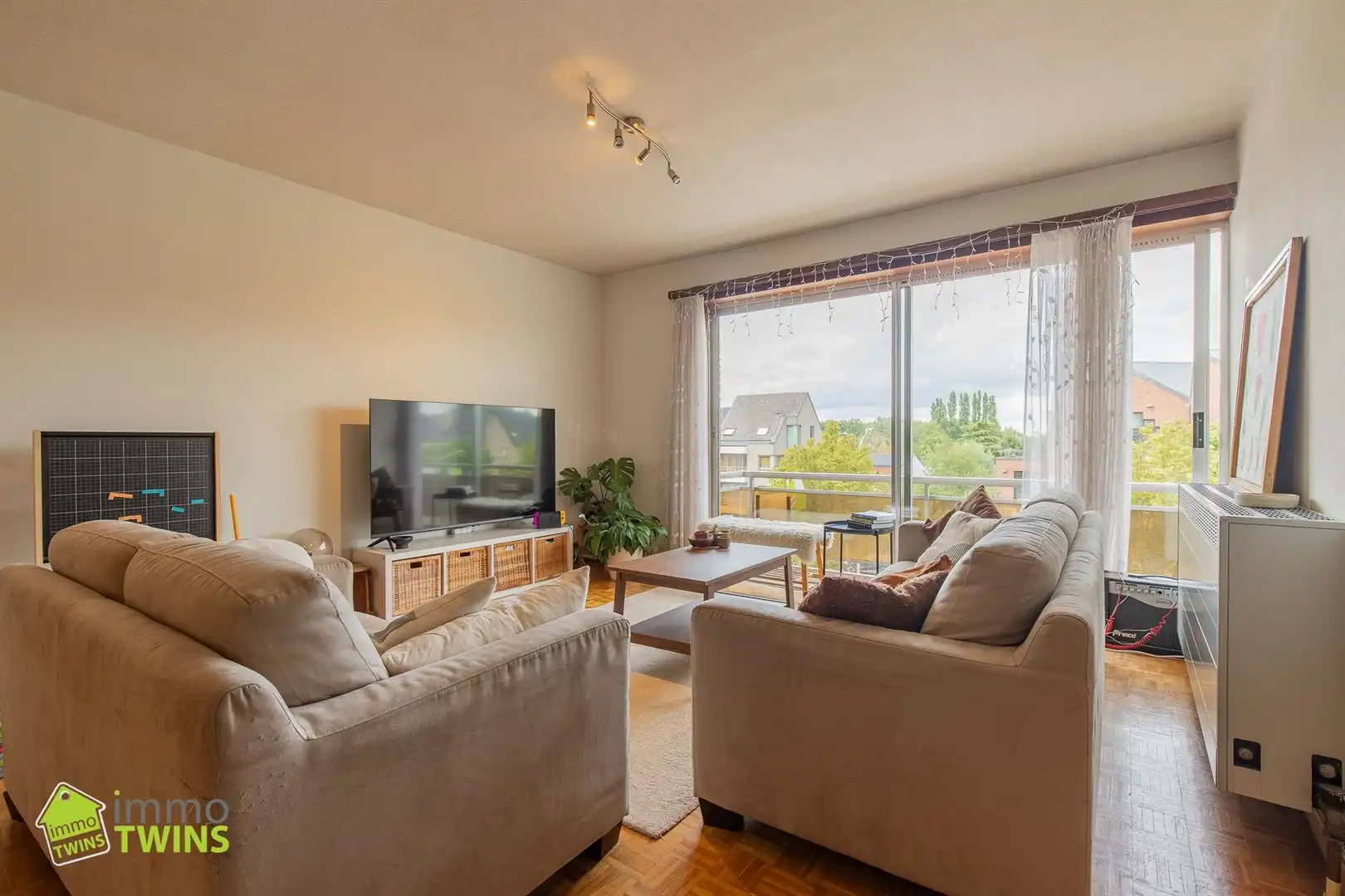 Ruim en instapklaar appartement (105 m²) met garage nabij het centrum van Dendermonde foto 2