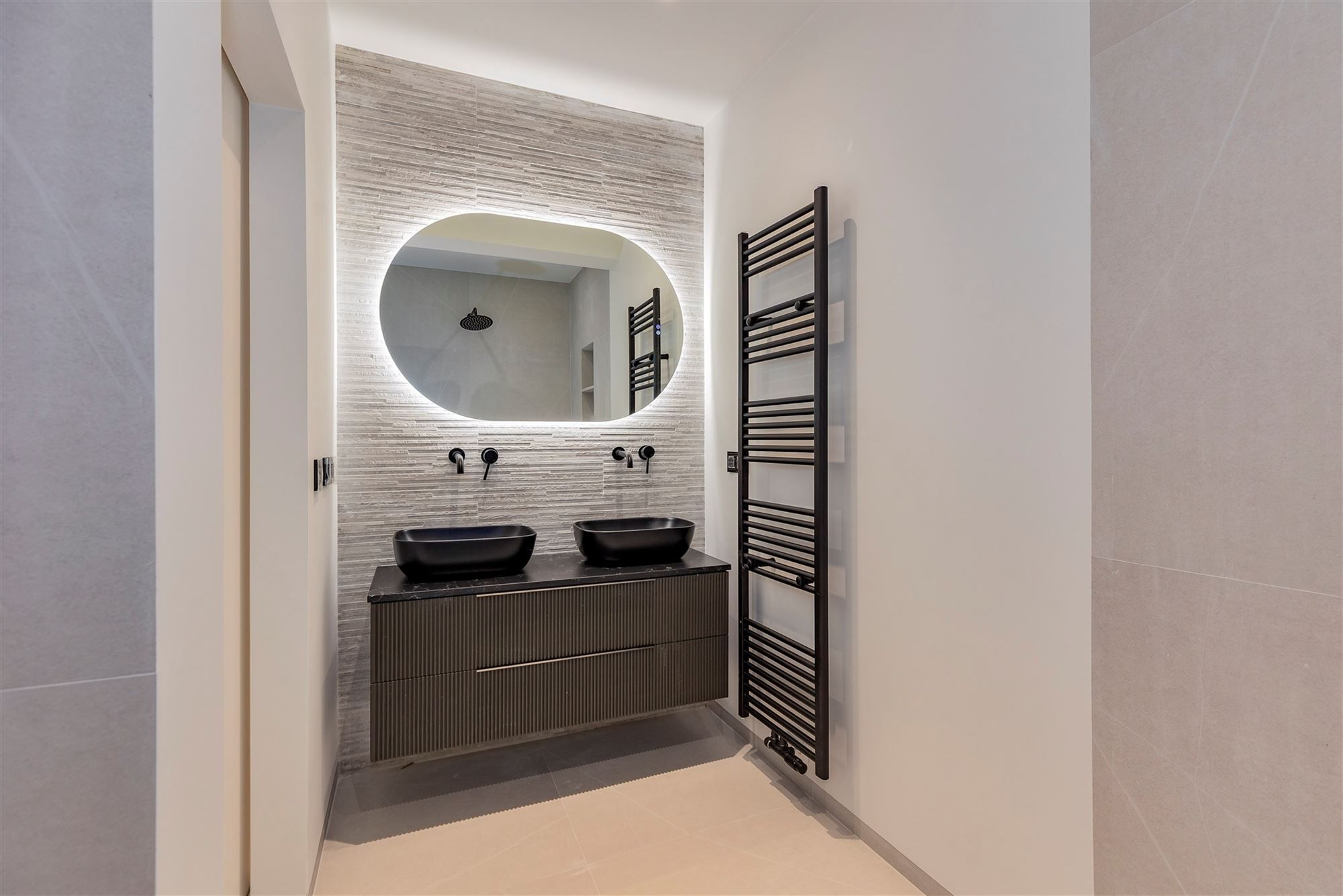 Super-de-luxe gerenoveerd appartement te Mortsel - 2 slk + 2 badk foto 18