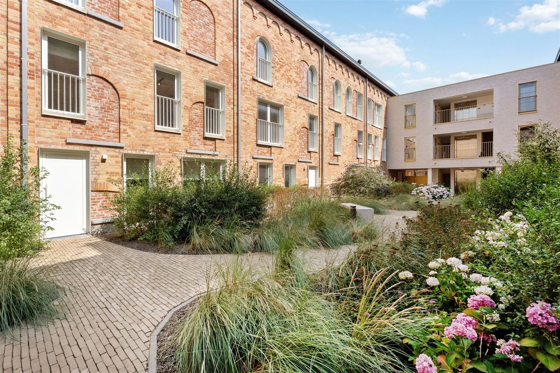 CENTRALE LIGGING / GROENE OASE foto 26