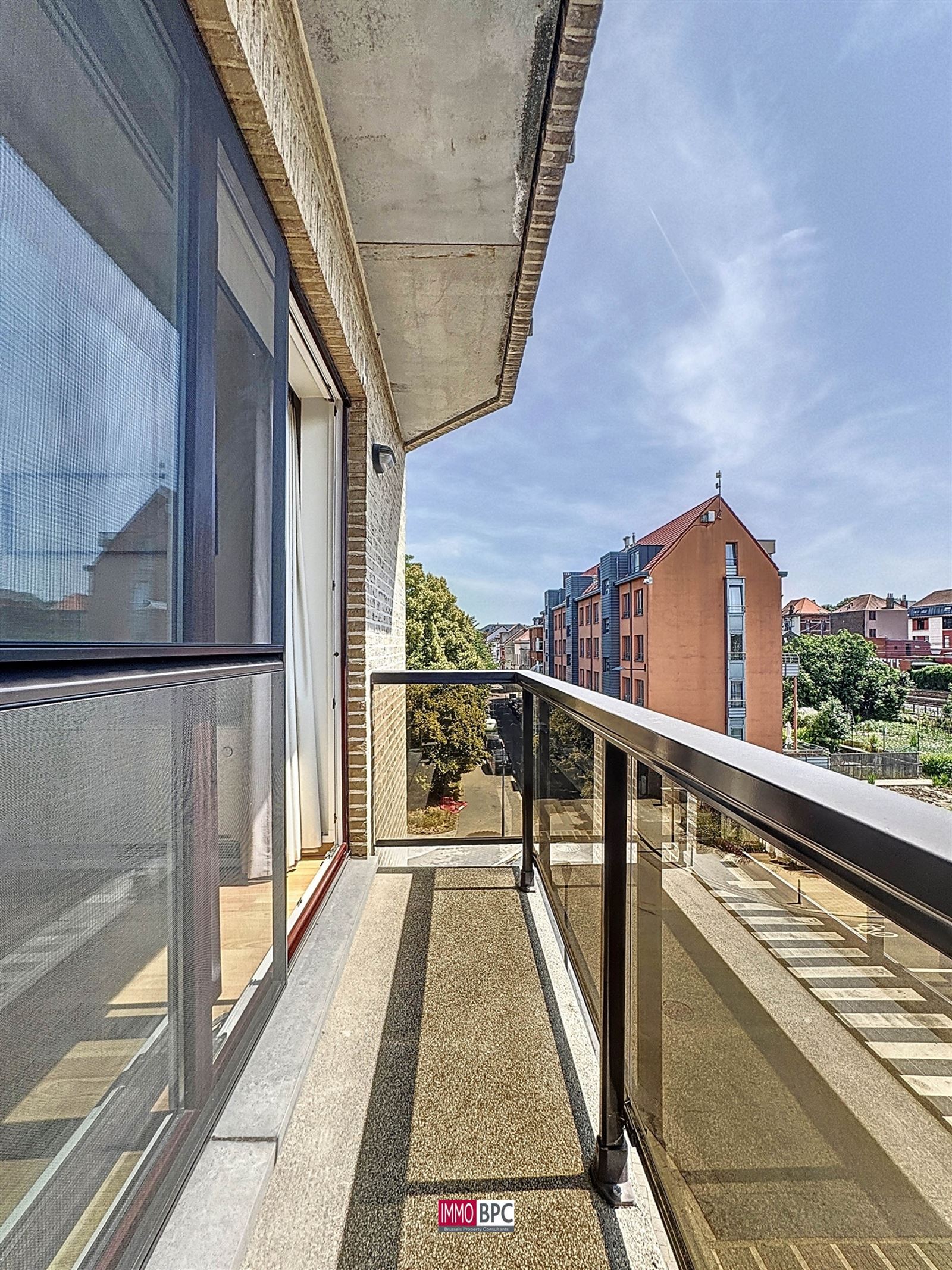 Instapklaar appartement met 2 slaapkamers met  garage  foto 19