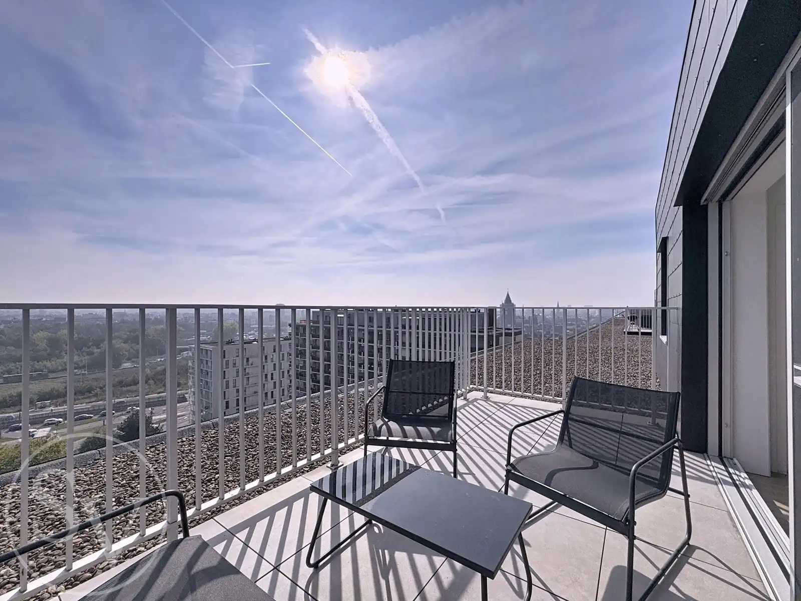 Semi bemeubeld appartementje. foto 2