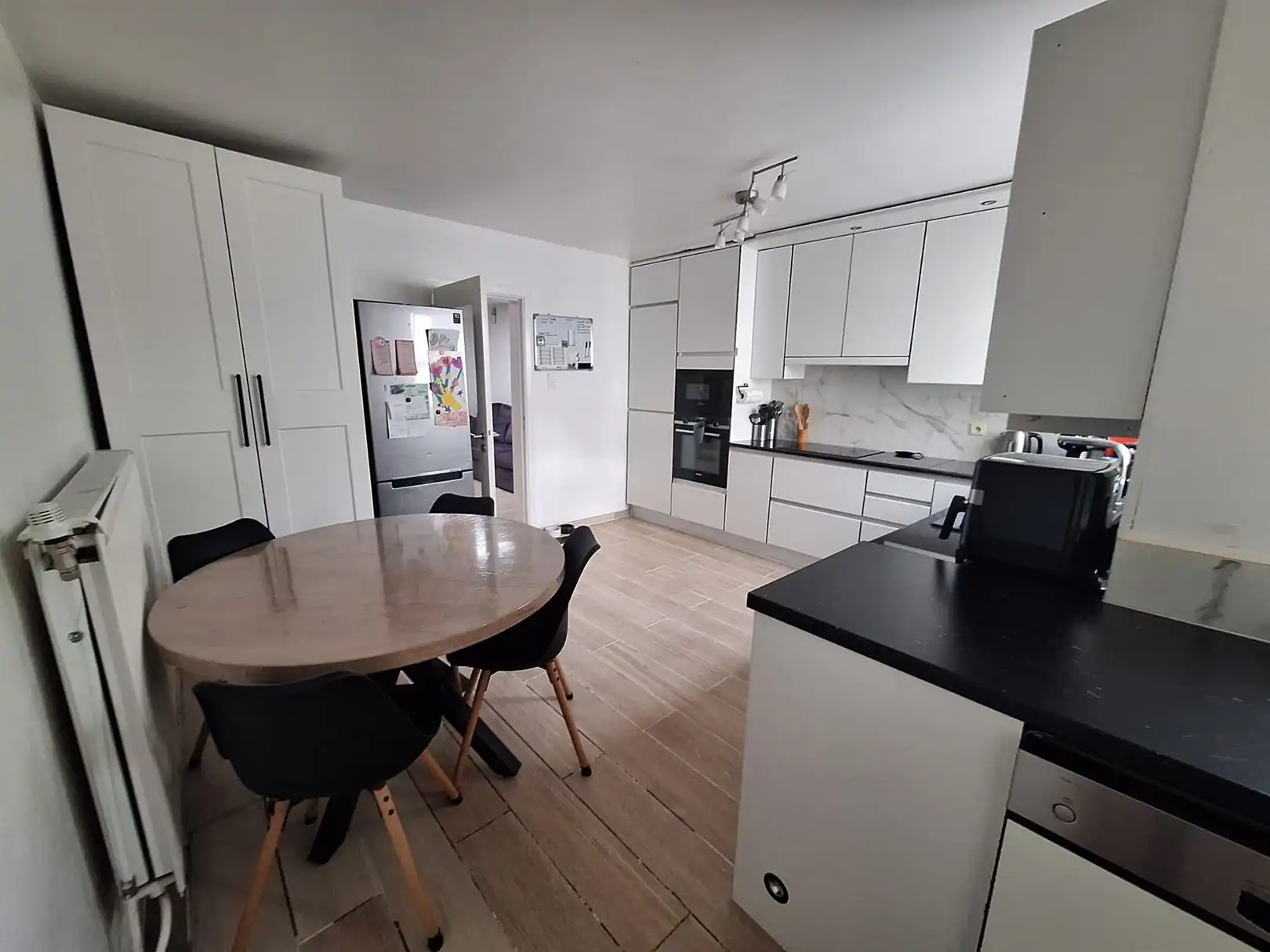 Goed onderhouden opbrengstwoning met 4 slaapkamers terras en berging foto 9