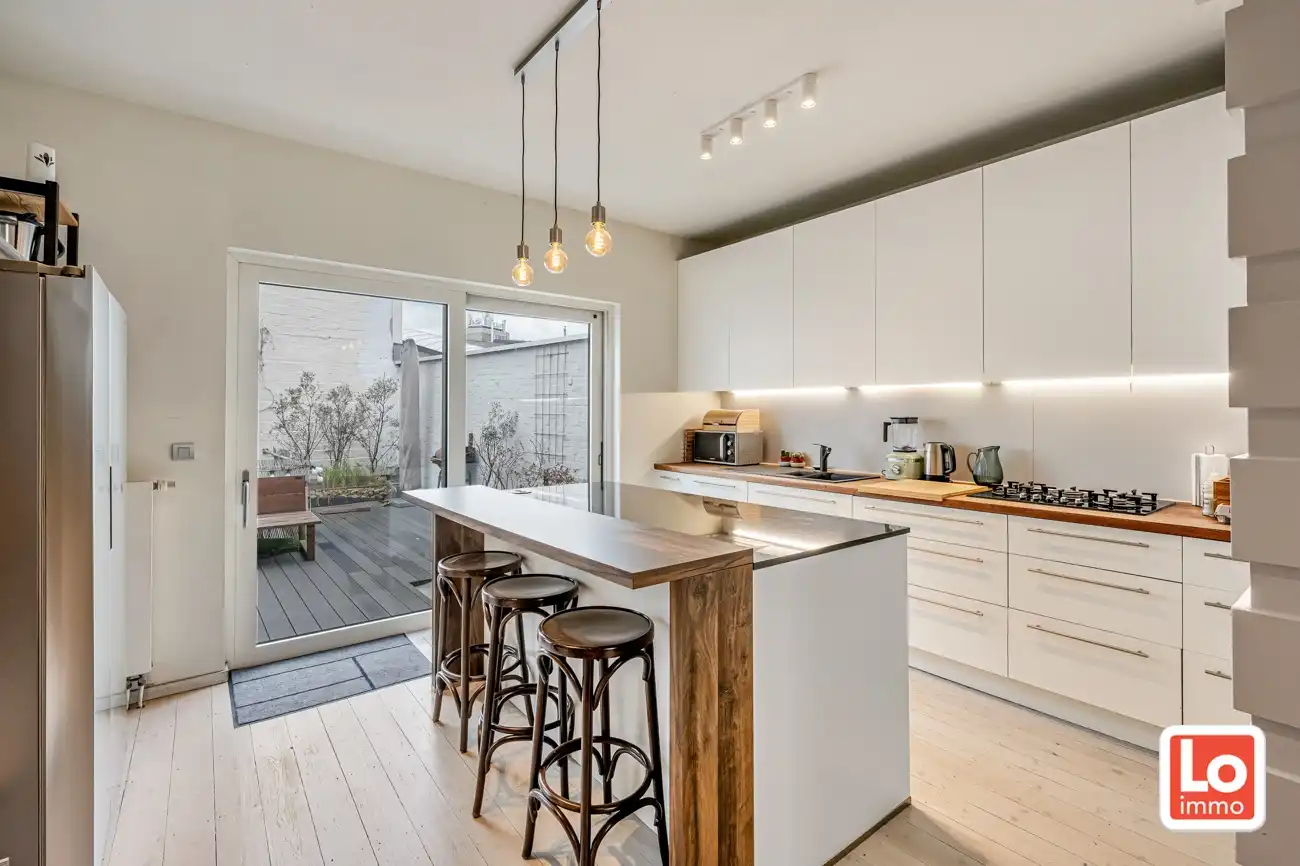 VERKOCHT!! Instapklare stadswoning met potentieel voor vrij beroep op een toplocatie nabij het centrum van Gent! foto 9