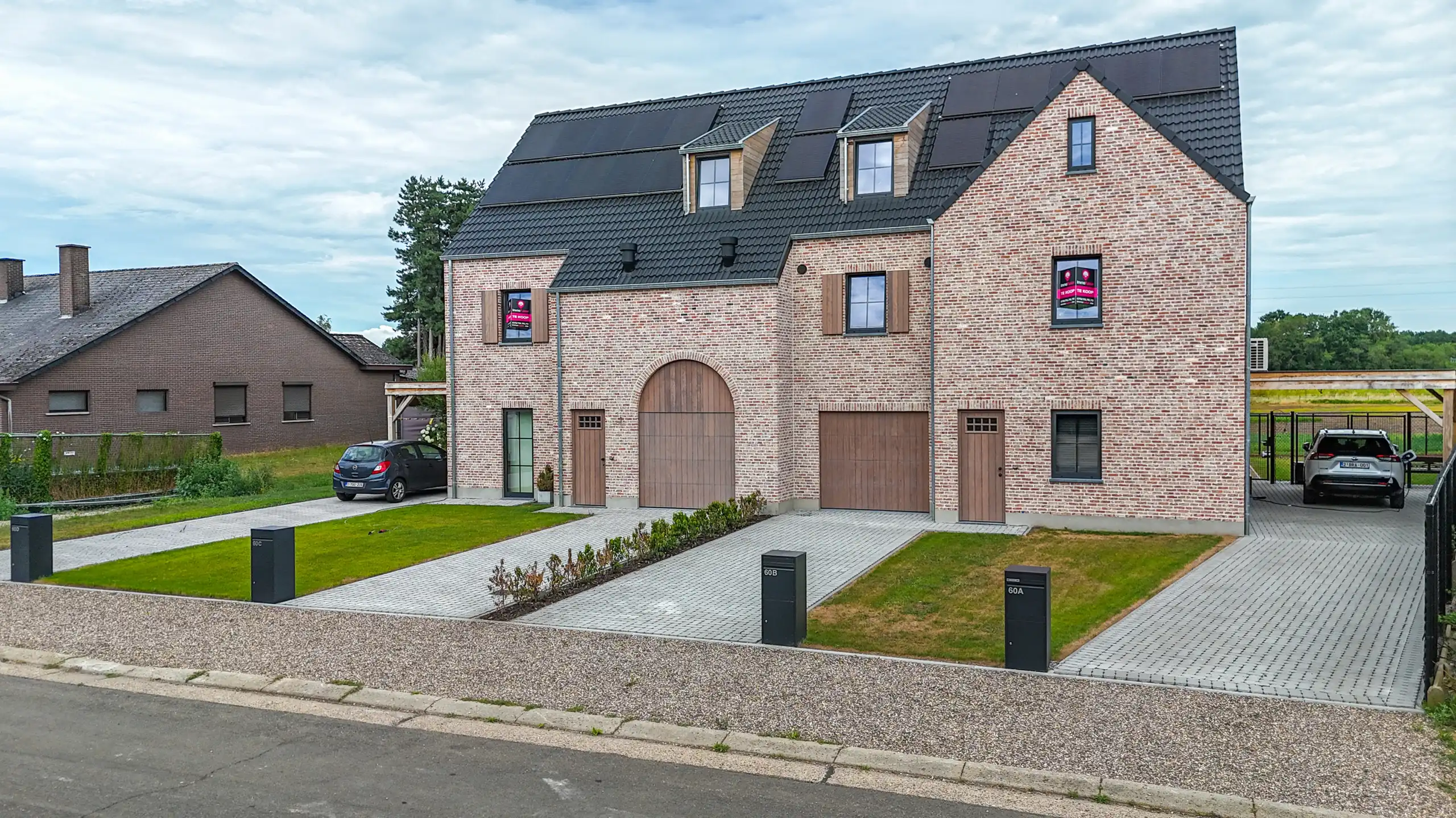 Zeer ruim (146m²!) duplex app.met 2-slpks,garage en terras! foto 11
