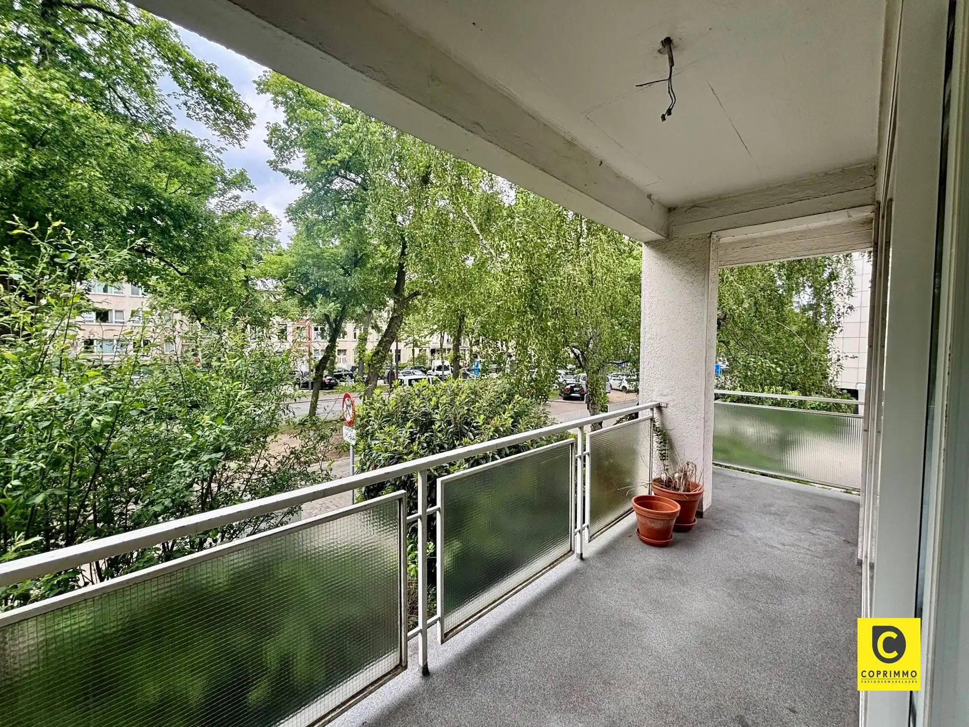 Instapklaar 3 slaapkamer appartement met zonnig terras, kelder en fietsenberging foto 32