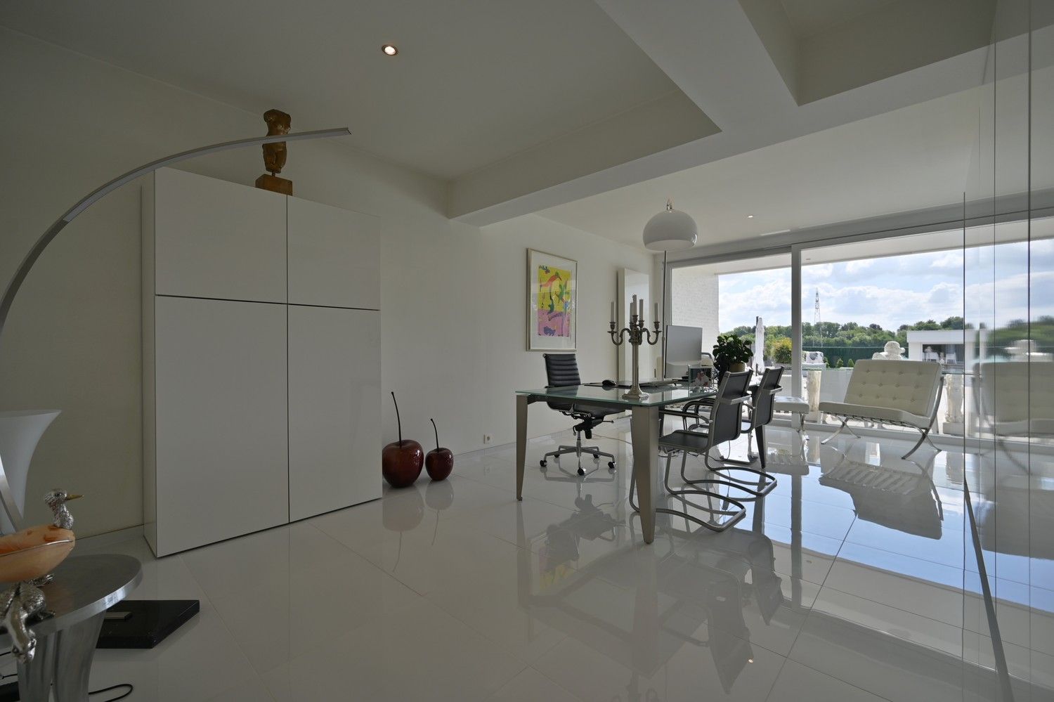 Ruime woning met zwembad en royaal poolhouse, op rustige locatie in Rekem, direct grenzend aan velden foto 16