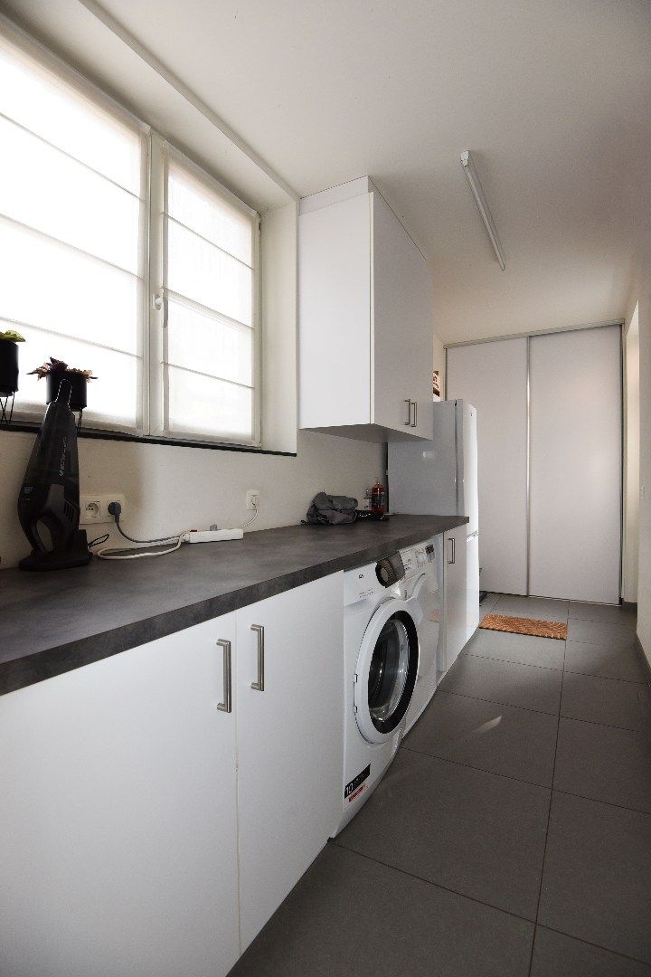 Recente gezinswoning met 3 slpks, tuin, terras en garage te Lembeke foto 5
