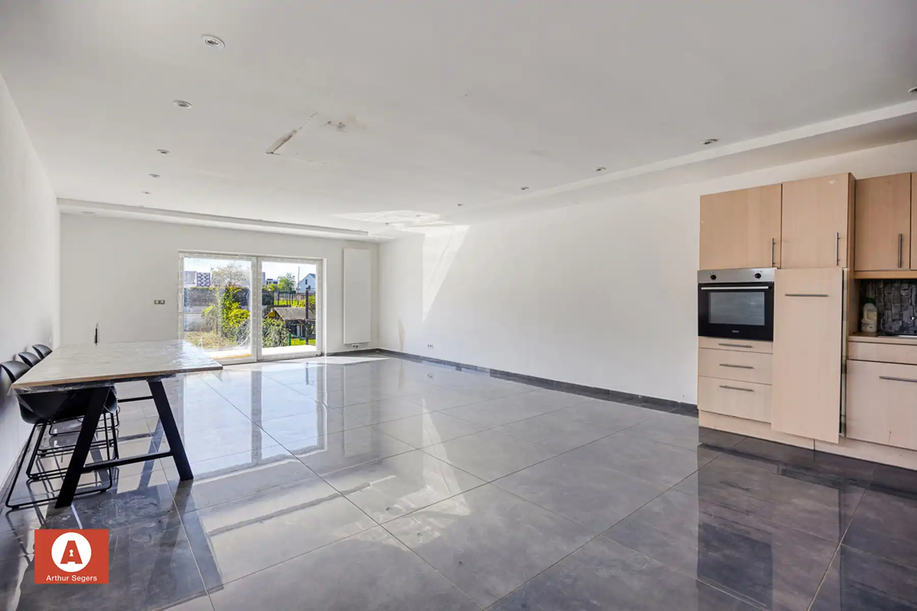 Veder af te werken/te renoveren gezinswoning mét achterbouw foto 6