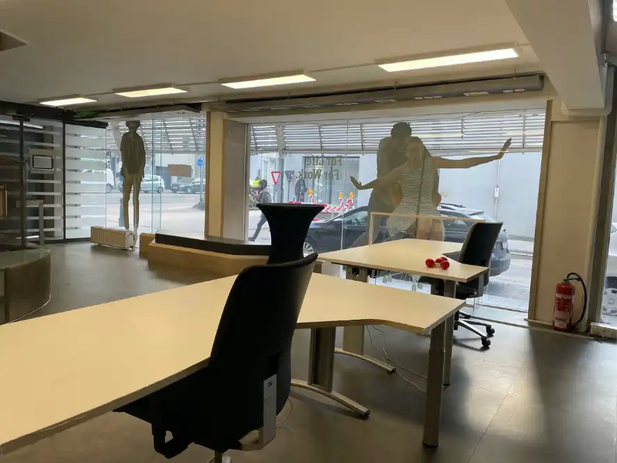 Instapklaar en polyvalent handelspand/kantoor te huur op TOPLOCATIE foto 26