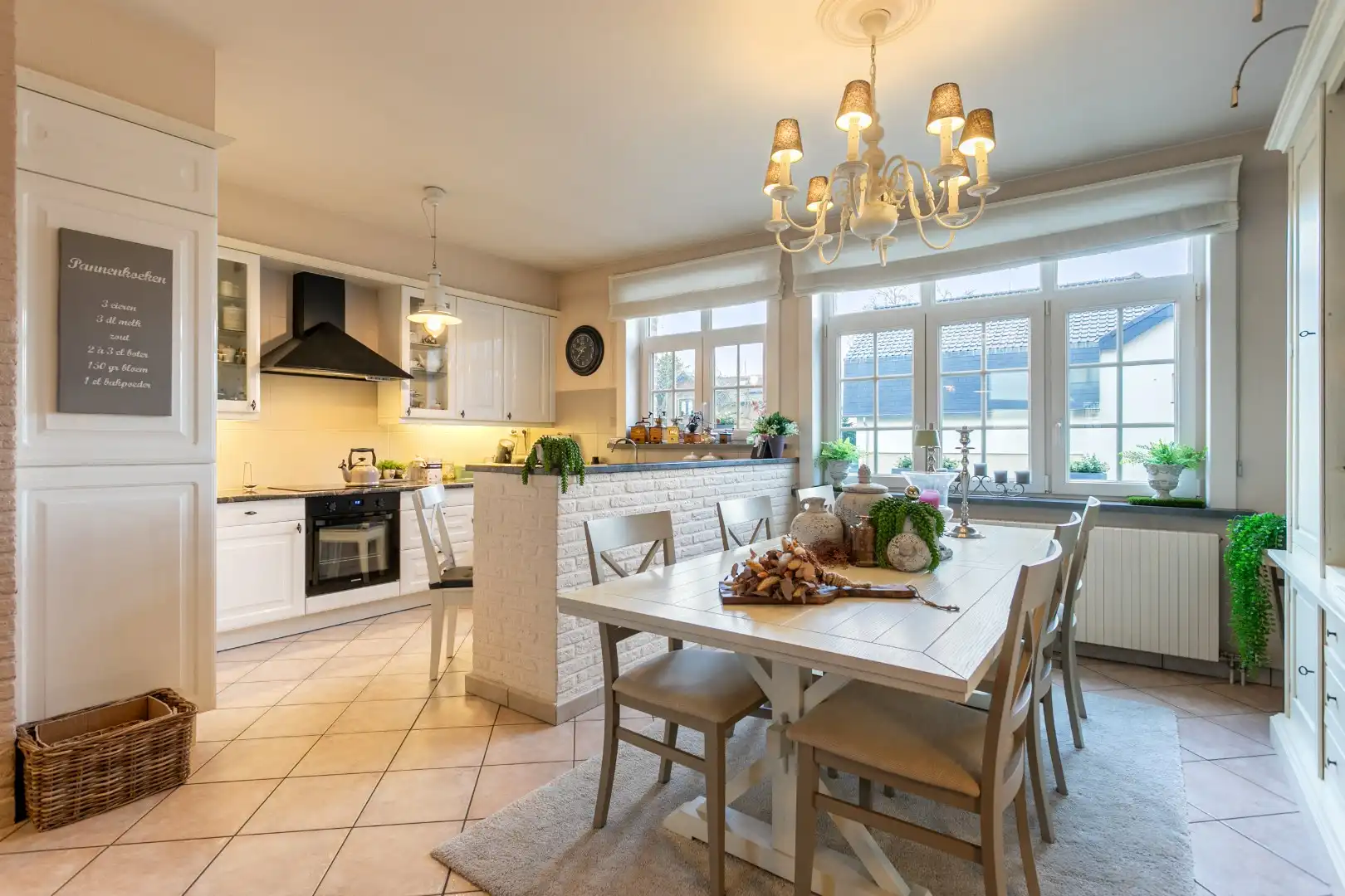 Bel-étage te koop met 3 slpks, terras en garage op +- 4,5are foto 9