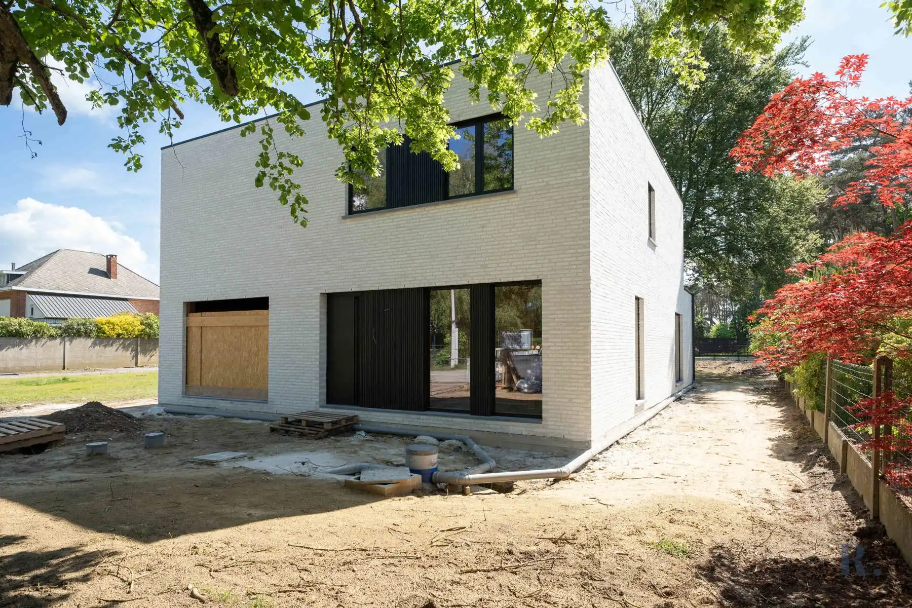 Hedendaagse lichtrijke nieuwbouwwoning met mogelijkheden foto 2
