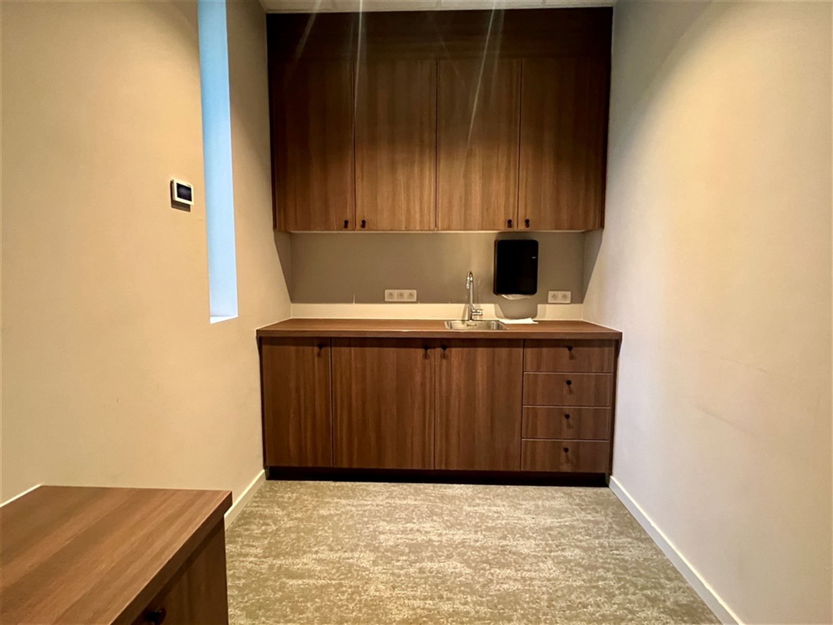 Kantoorgebouw van 1056  m² te huur in Zwijnaarde foto 5