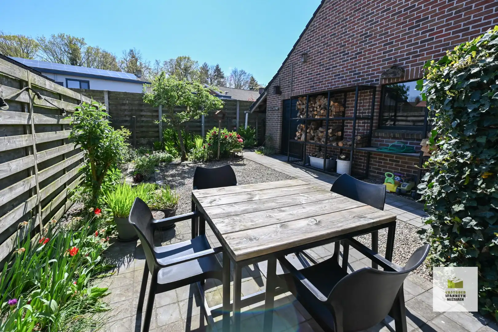 Centraal en rustig gelegen woning met 3slpk, garage en tuin foto 26