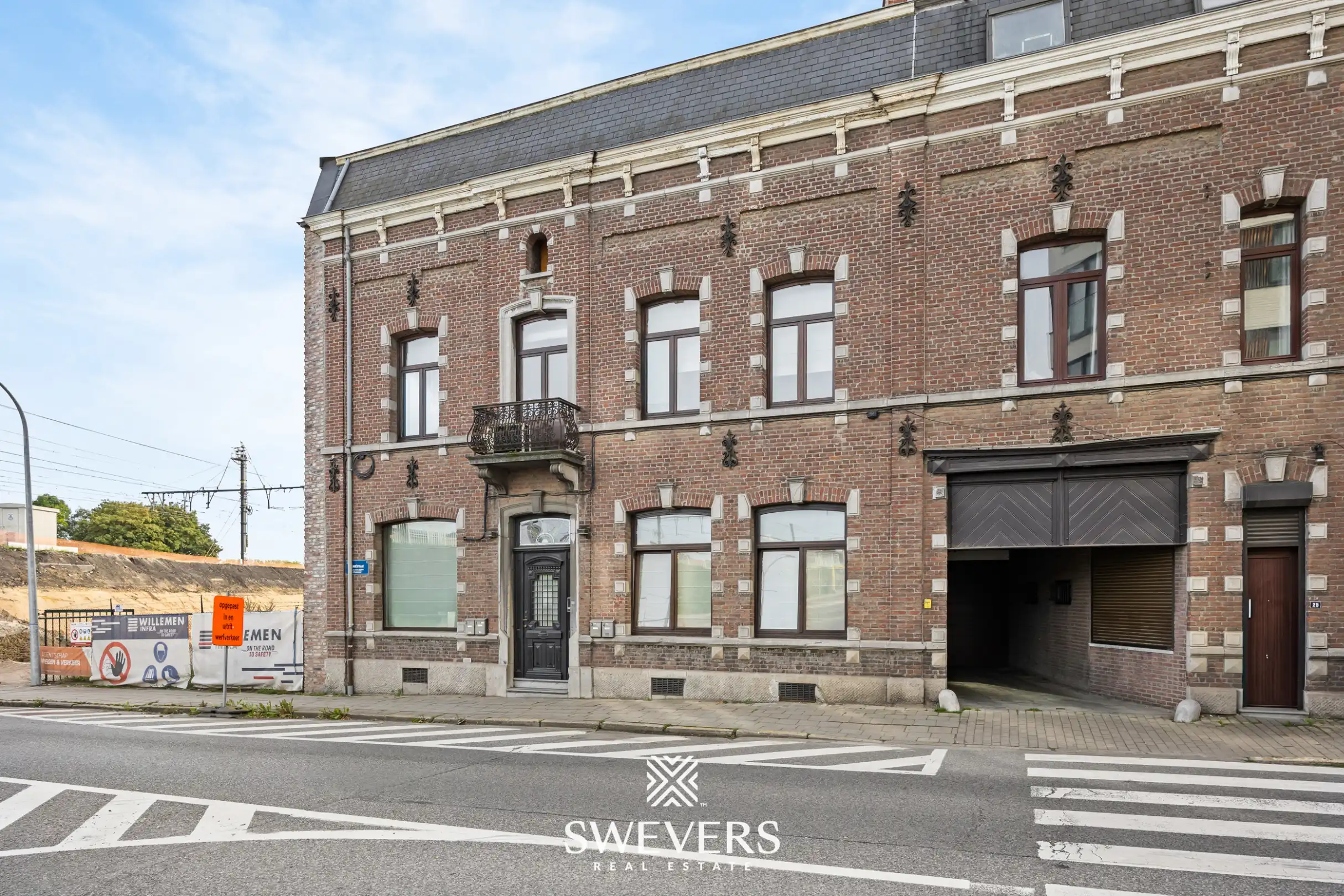 Hoofdfoto van de publicatie: Klassiek herenhuis met veel mogelijkheden, zolder van 130 m² en zuidgerichte tuin