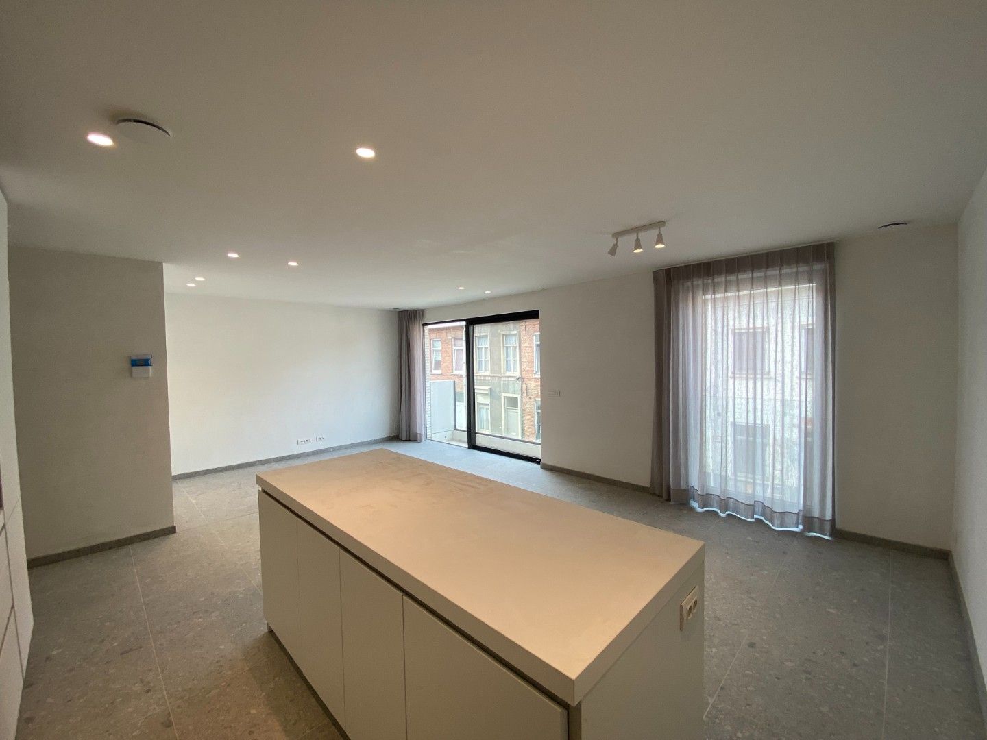 Nieuw luxe appartement centrum Roeselare te huur foto 13