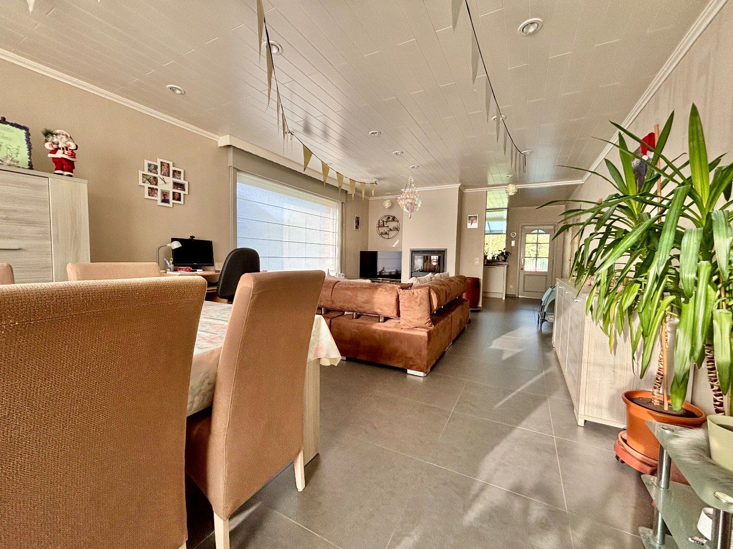 ALLEENSTAANDE VILLA OP 700M² IN EEN RUSTIGE WIJK MET 4SLPKS, GARAGE VOOR 2 WAGENS EN RUIME TUIN  foto 9